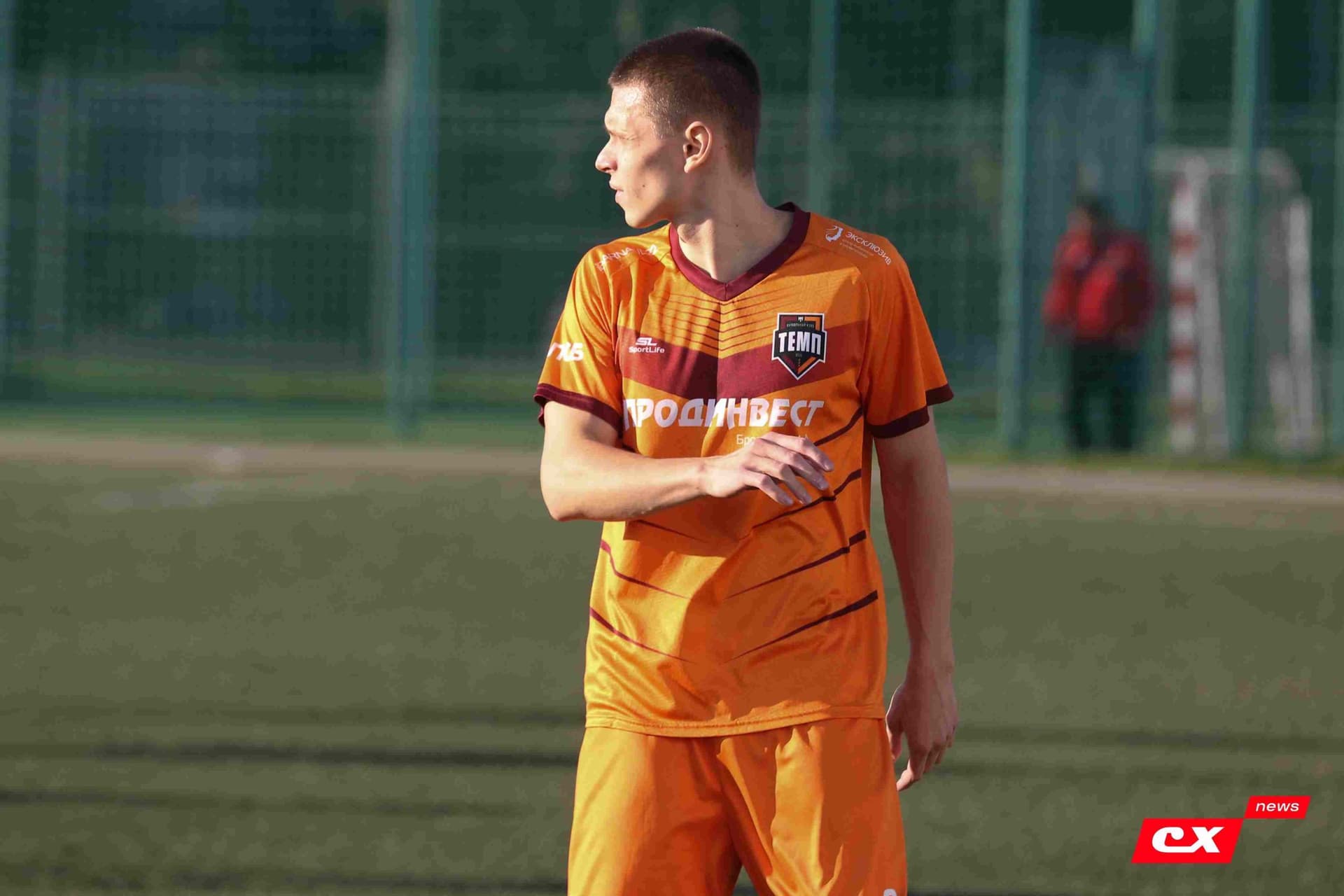 «Полимер» 2:2 «Темп». Третья лига. 05.09.2025. Владимир Мартынов («CX News») и Александр Чёрный («Алтайский спорт») — кадр 156