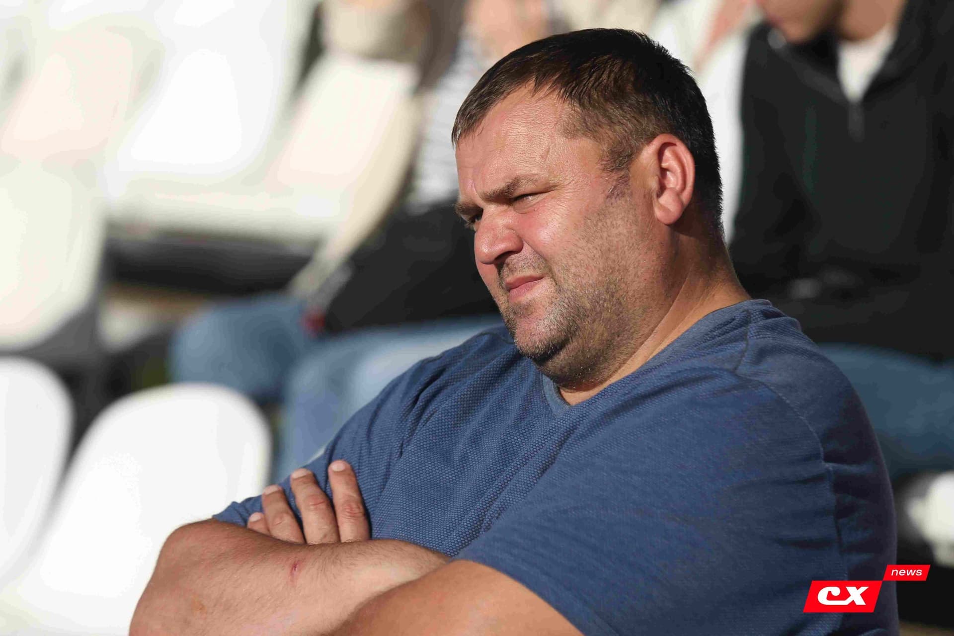 «Полимер» 2:2 «Темп». Третья лига. 05.09.2025. Владимир Мартынов («CX News») и Александр Чёрный («Алтайский спорт») — кадр 2