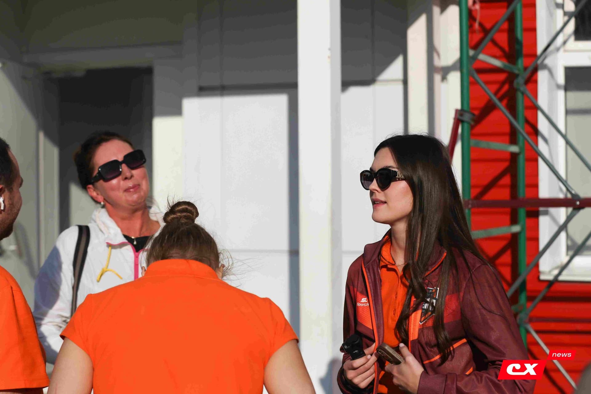 «Полимер» 2:2 «Темп». Третья лига. 05.09.2025. Владимир Мартынов («CX News») и Александр Чёрный («Алтайский спорт») — кадр 33