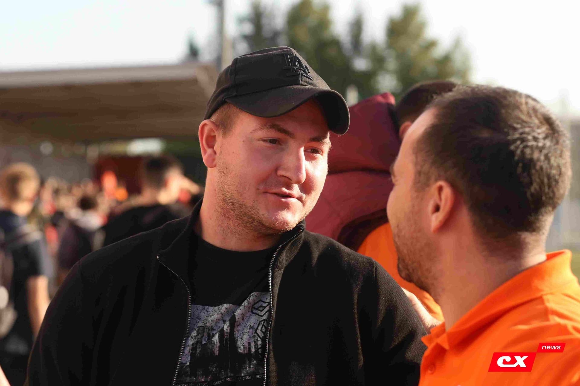 «Полимер» 2:2 «Темп». Третья лига. 05.09.2025. Владимир Мартынов («CX News») и Александр Чёрный («Алтайский спорт») — кадр 44