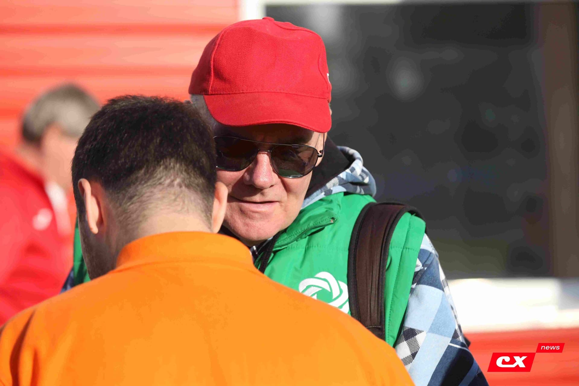 «Полимер» 2:2 «Темп». Третья лига. 05.09.2025. Владимир Мартынов («CX News») и Александр Чёрный («Алтайский спорт») — кадр 53