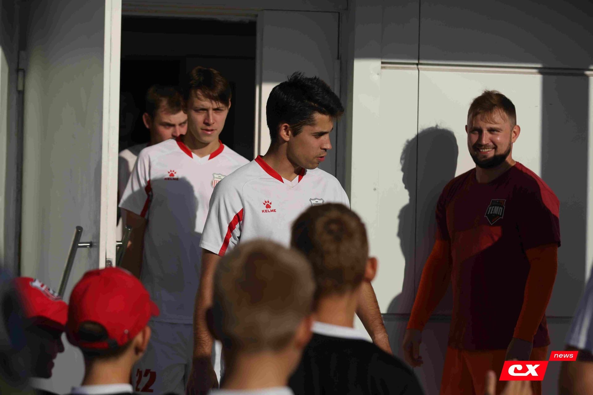 «Полимер» 2:2 «Темп». Третья лига. 05.09.2025. Владимир Мартынов («CX News») и Александр Чёрный («Алтайский спорт») — кадр 58