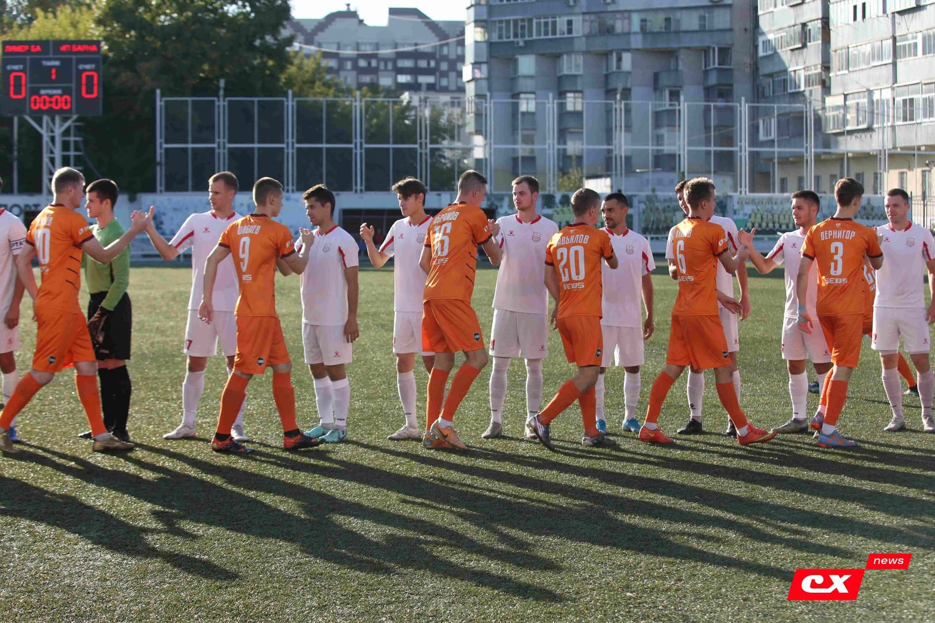 «Полимер» 2:2 «Темп». Третья лига. 05.09.2025. Владимир Мартынов («CX News») и Александр Чёрный («Алтайский спорт») — кадр 62