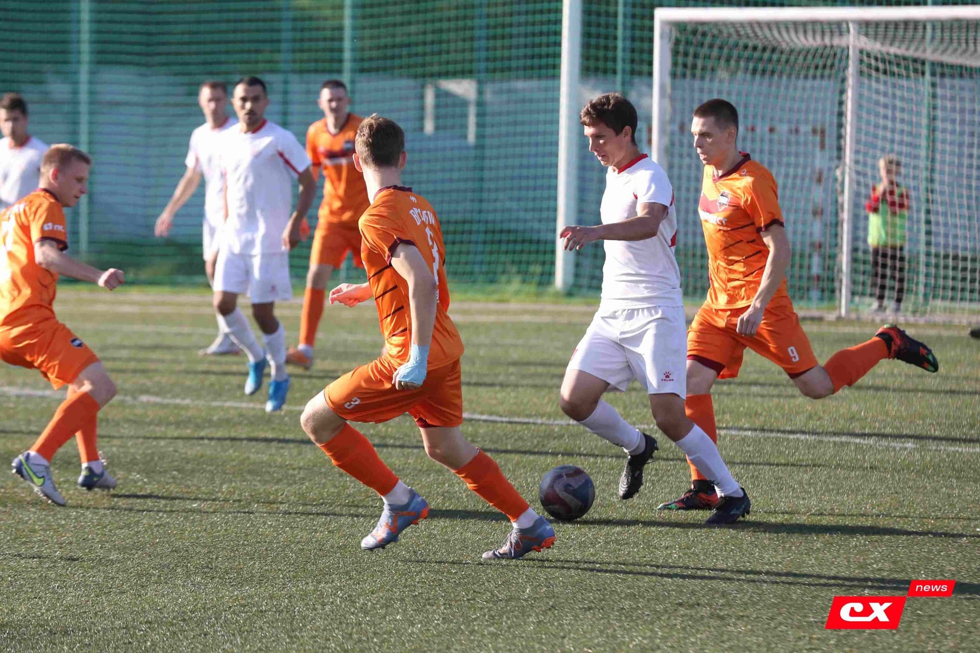 «Полимер» 2:2 «Темп». Третья лига. 05.09.2025. Владимир Мартынов («CX News») и Александр Чёрный («Алтайский спорт») — кадр 83