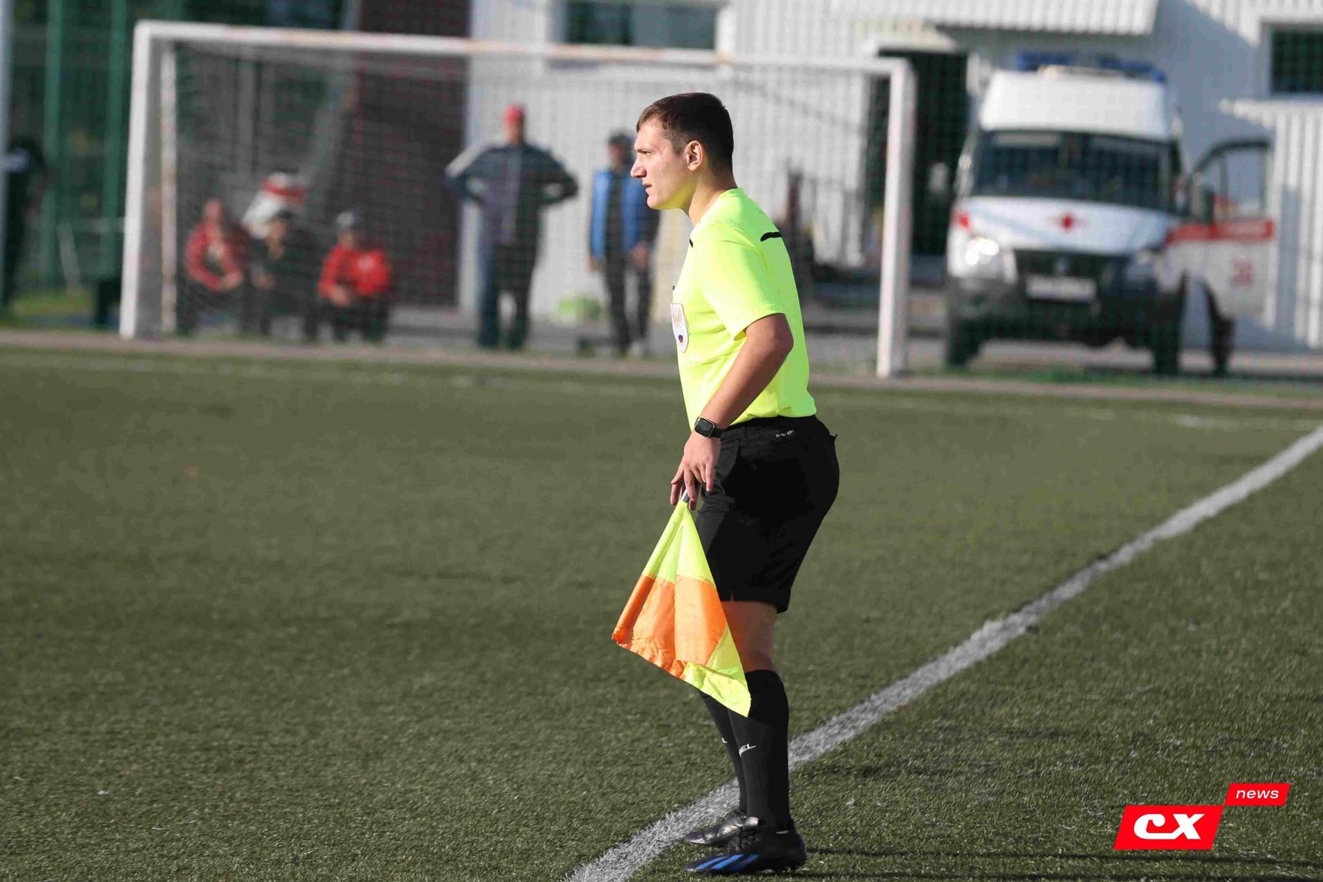 «Полимер» 2:2 «Темп». Третья лига. 05.09.2025. Владимир Мартынов («CX News») и Александр Чёрный («Алтайский спорт») — кадр 90