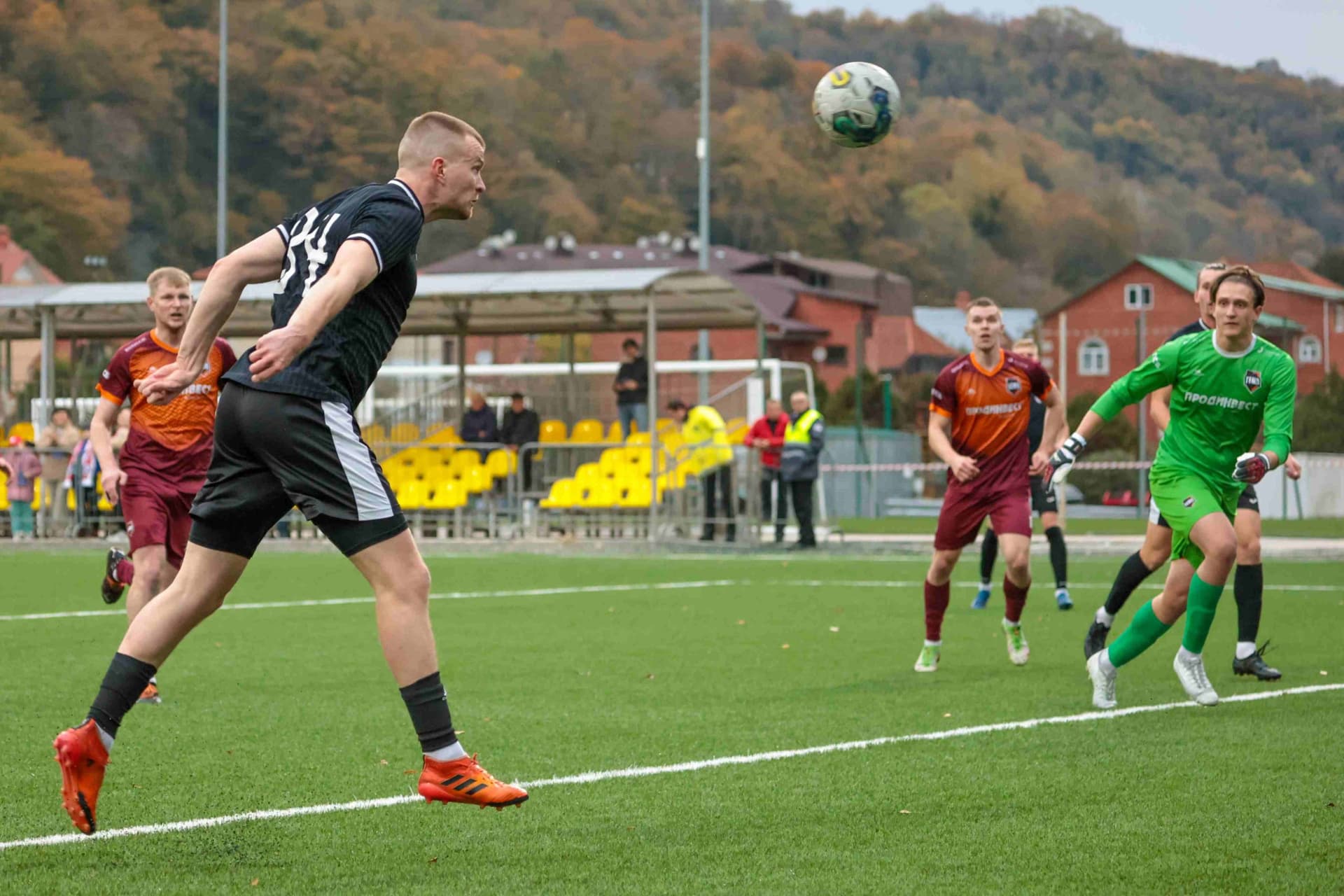 «Дорожник» 3:3 (4-2 пен.) «Темп». Финальный этап Третьей лиги. 07.11.2024 — кадр 17