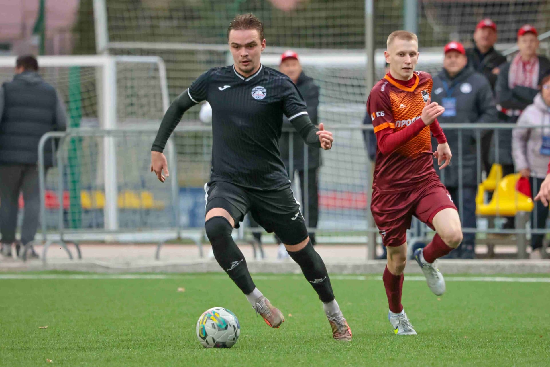 «Дорожник» 3:3 (4-2 пен.) «Темп». Финальный этап Третьей лиги. 07.11.2024 — кадр 1