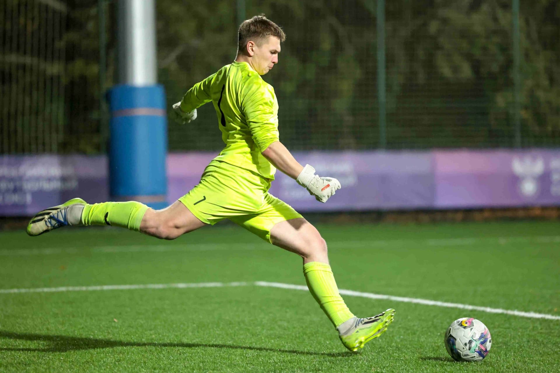 «Дорожник» 3:3 (4-2 пен.) «Темп». Финальный этап Третьей лиги. 07.11.2024 — кадр 39