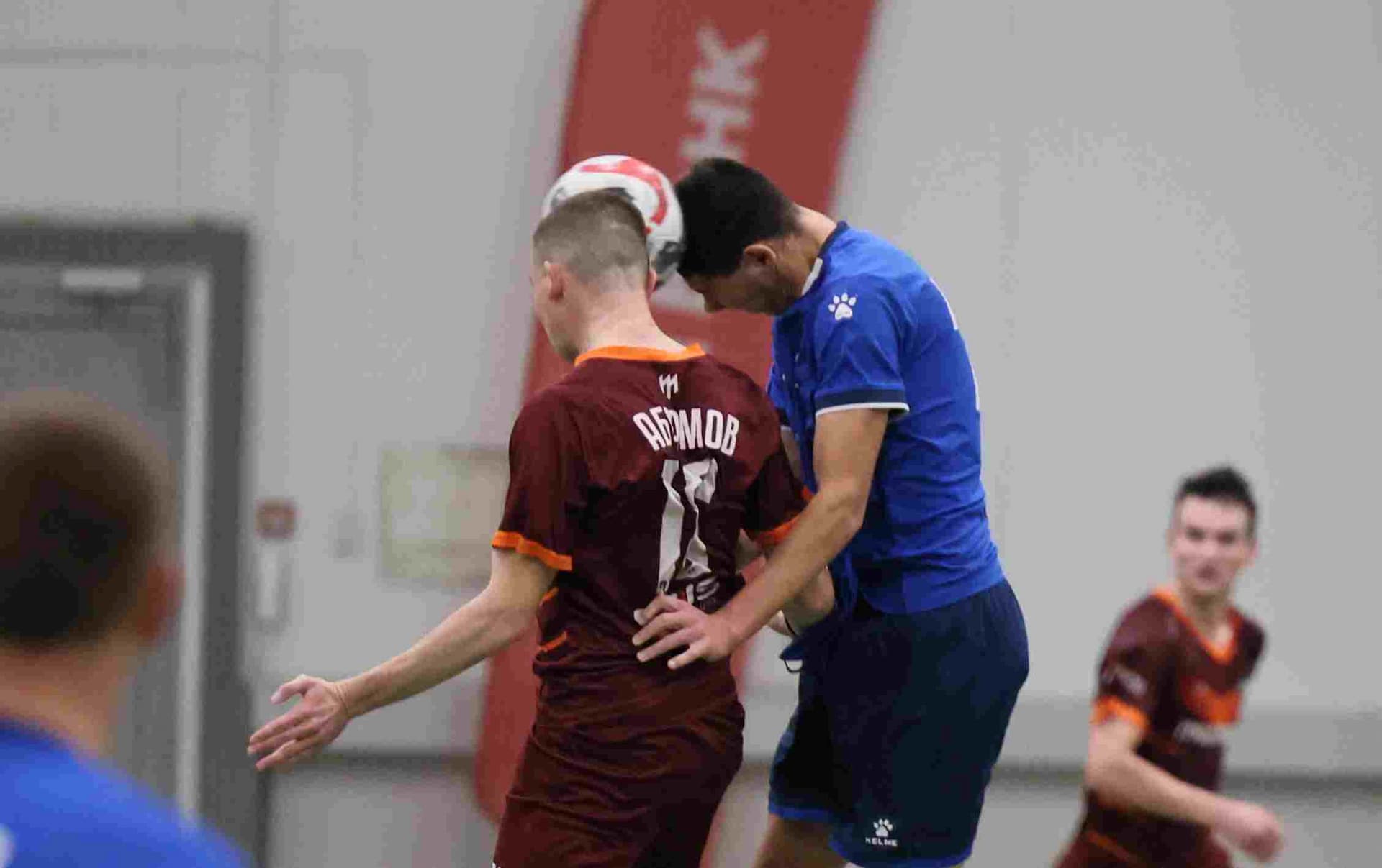 «Темп» 1:0 «Динамо-Барнаул-М». Третья лига. 05.10.2025. Александр Чёрный («Алтайский спорт»), Владимир Мартынов («CX News») — кадр 10