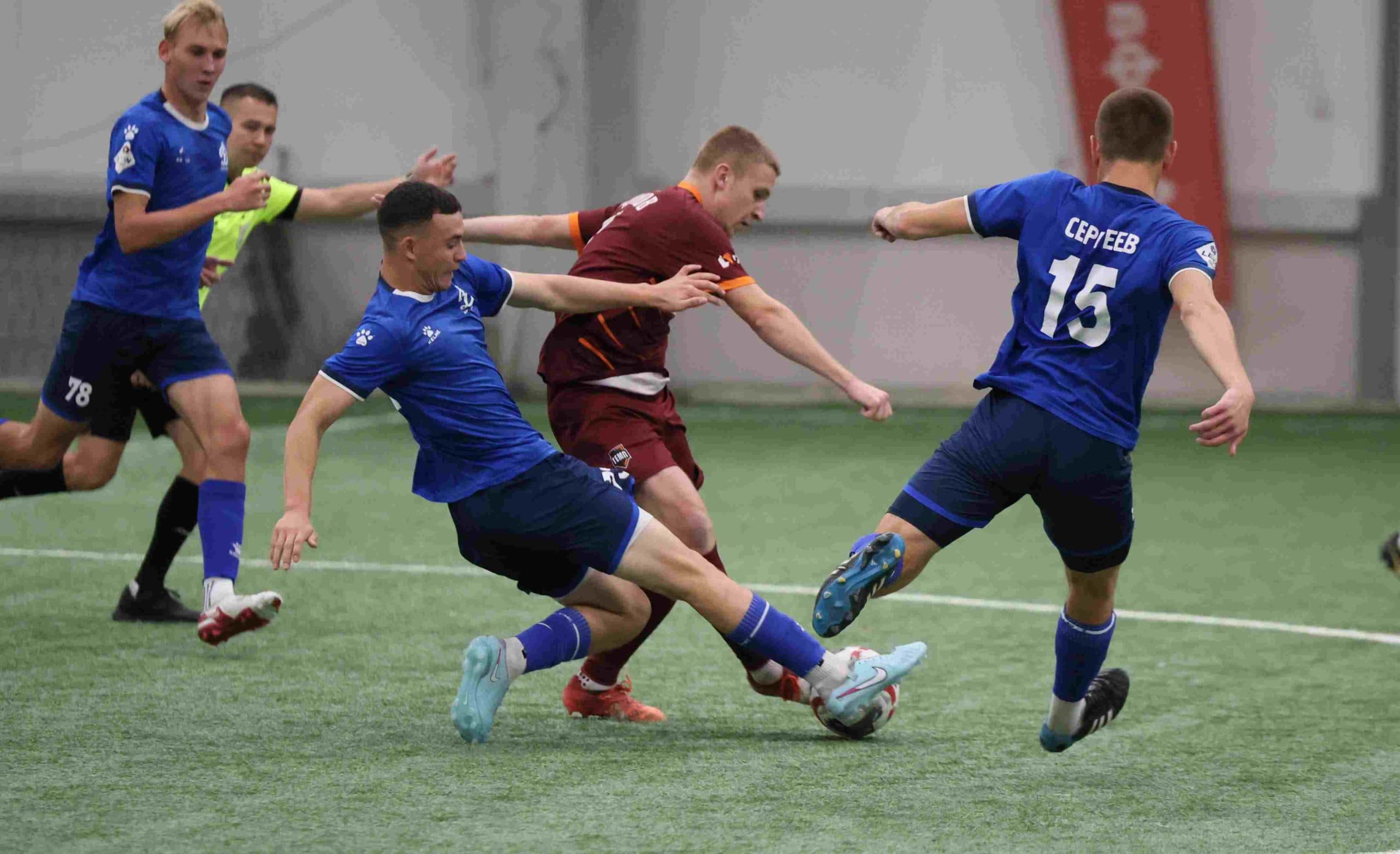«Темп» 1:0 «Динамо-Барнаул-М». Третья лига. 05.10.2025. Александр Чёрный («Алтайский спорт»), Владимир Мартынов («CX News») — кадр 11