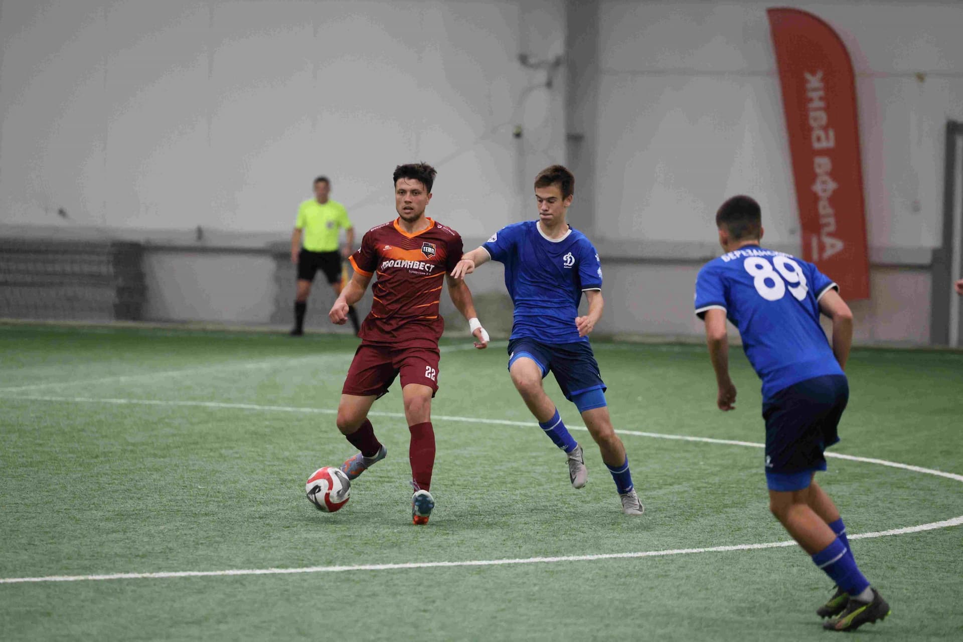 «Темп» 1:0 «Динамо-Барнаул-М». Третья лига. 05.10.2025. Александр Чёрный («Алтайский спорт»), Владимир Мартынов («CX News») — кадр 15