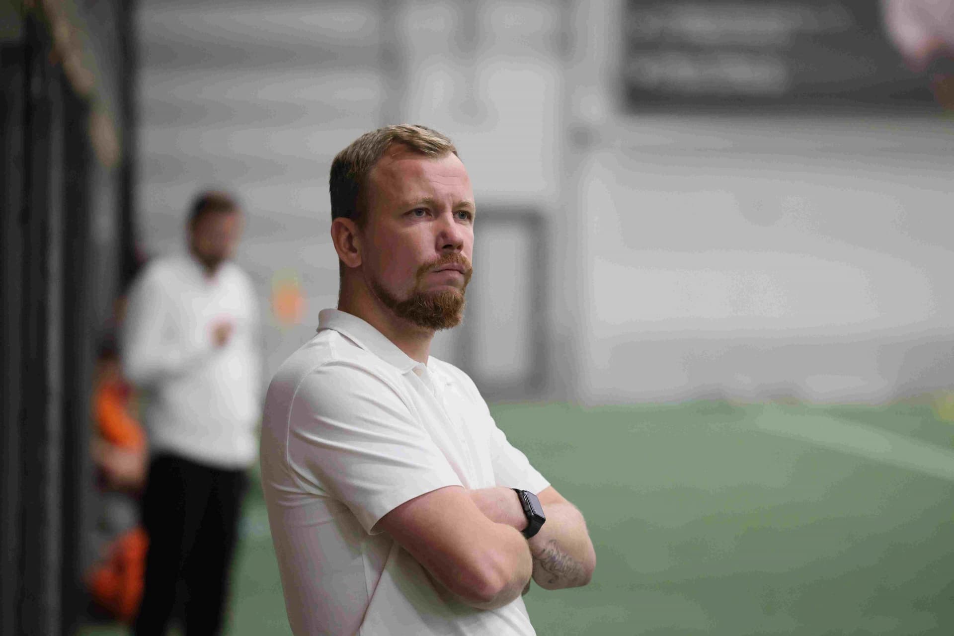 «Темп» 1:0 «Динамо-Барнаул-М». Третья лига. 05.10.2025. Александр Чёрный («Алтайский спорт»), Владимир Мартынов («CX News») — кадр 18