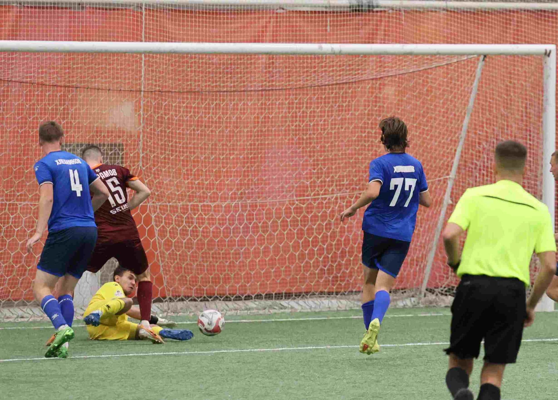 «Темп» 1:0 «Динамо-Барнаул-М». Третья лига. 05.10.2025. Александр Чёрный («Алтайский спорт»), Владимир Мартынов («CX News») — кадр 31