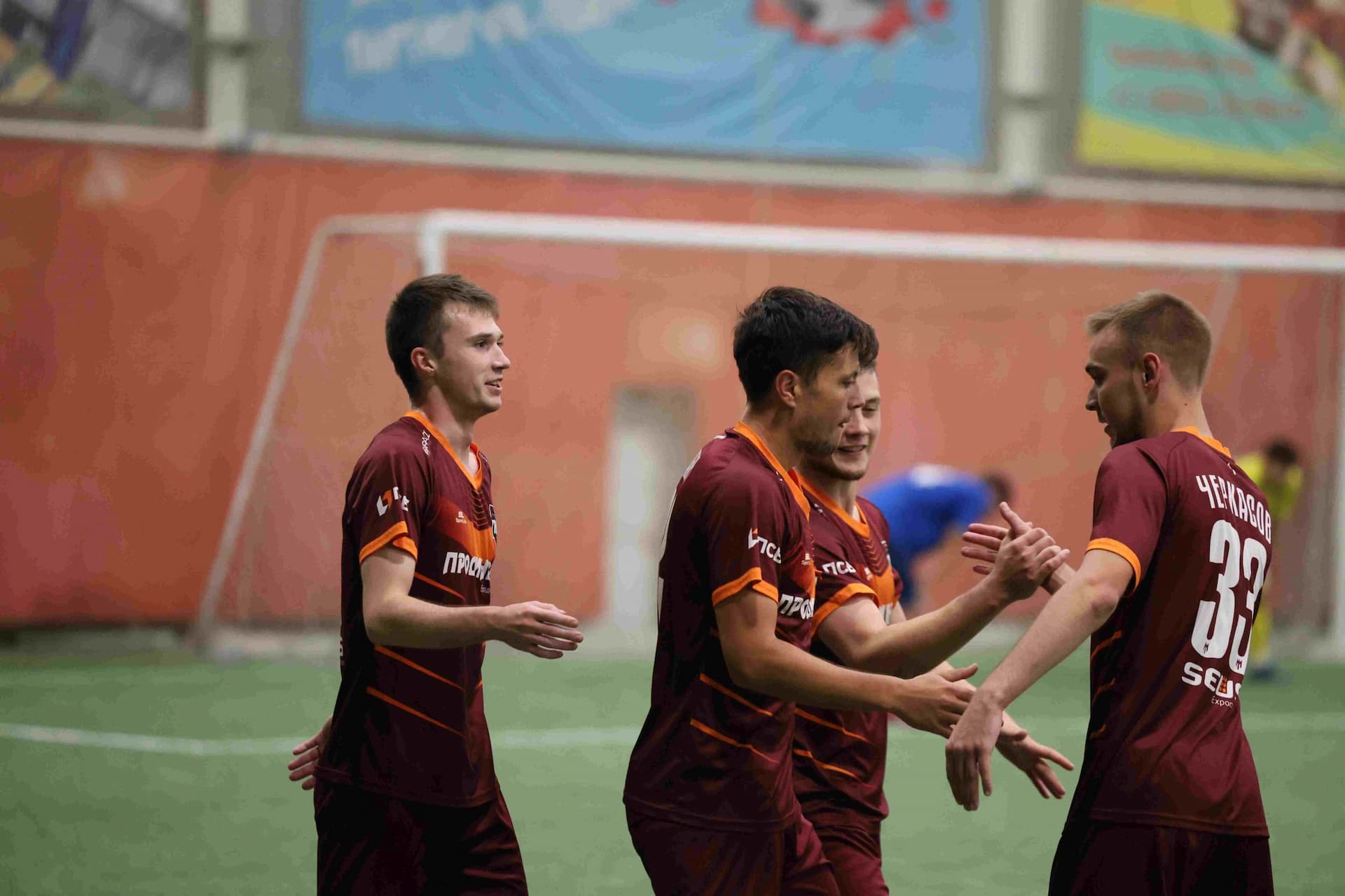 «Темп» 1:0 «Динамо-Барнаул-М». Третья лига. 05.10.2025. Александр Чёрный («Алтайский спорт»), Владимир Мартынов («CX News») — кадр 33