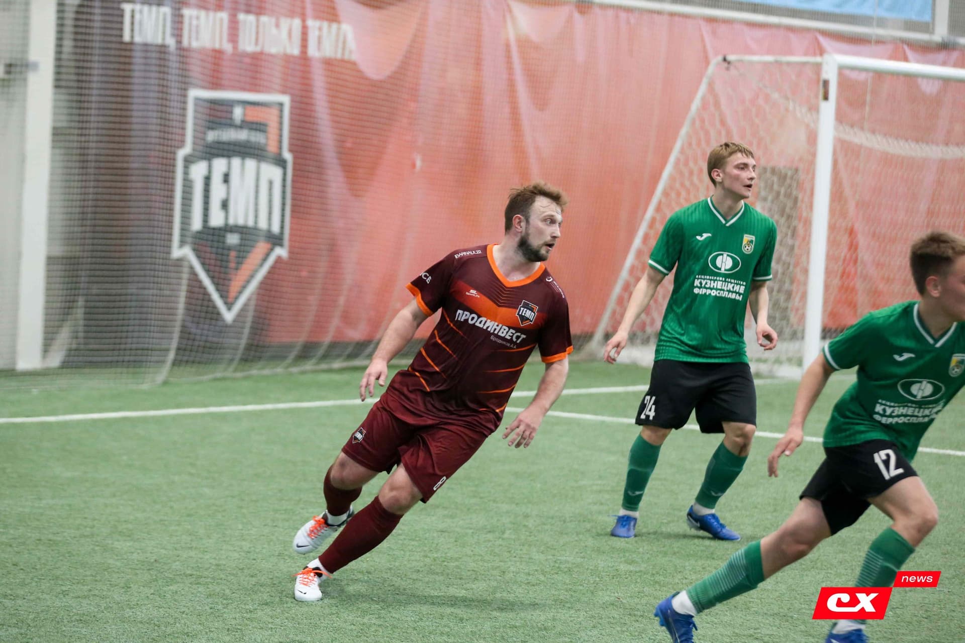 «Темп» 1:0 «Новокузнецк». Третья лига. 02.05.2025. Владимир Мартынов («CX News») — кадр 1