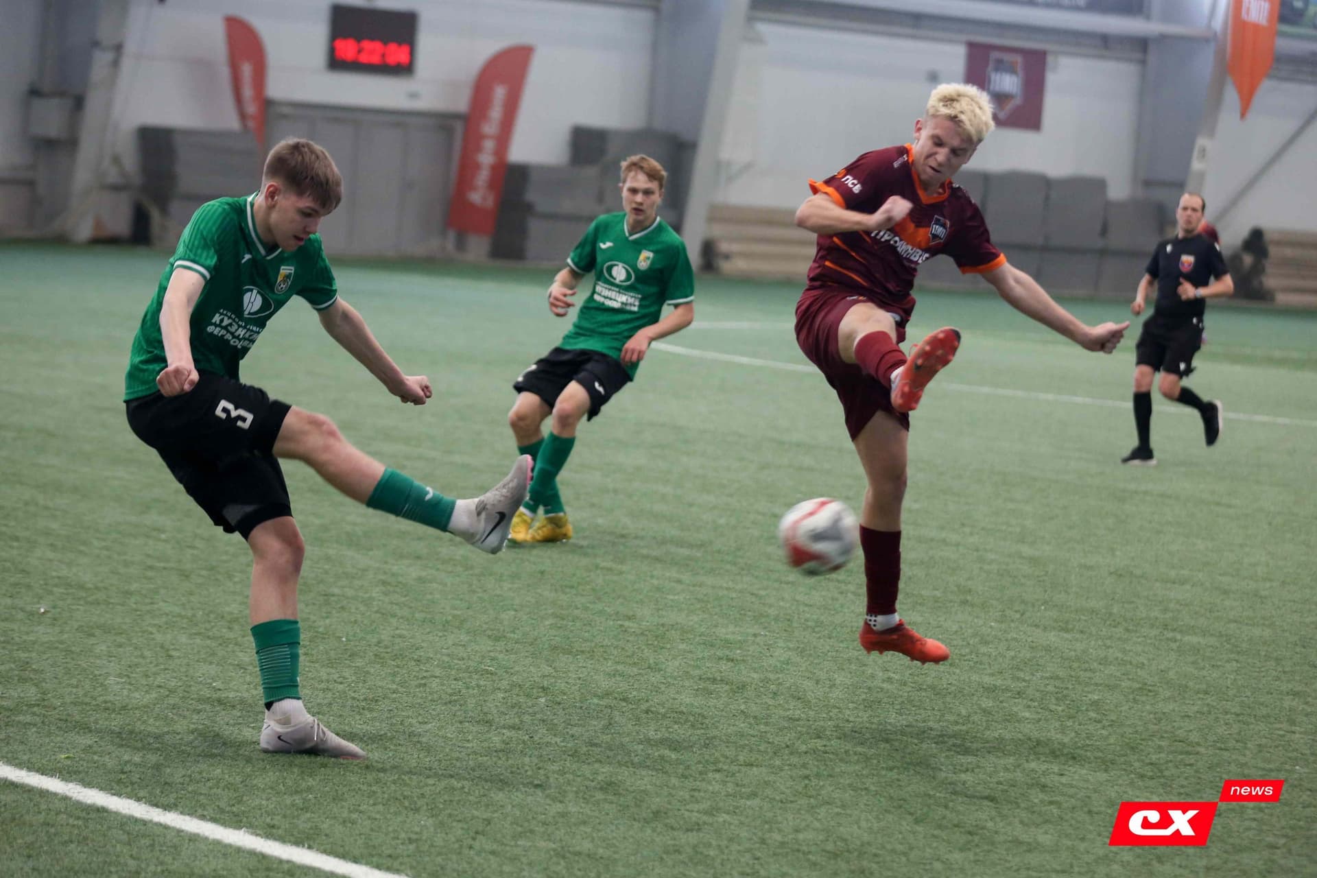 «Темп» 1:0 «Новокузнецк». Третья лига. 02.05.2025. Владимир Мартынов («CX News») — кадр 123