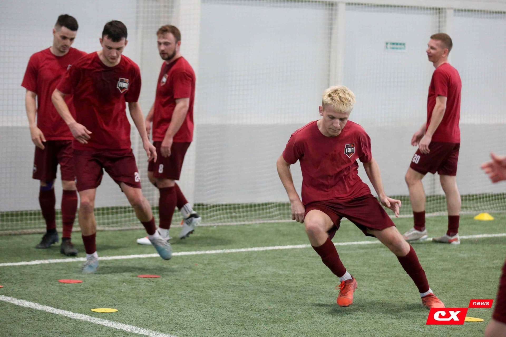 «Темп» 1:0 «Новокузнецк». Третья лига. 02.05.2025. Владимир Мартынов («CX News») — кадр 9