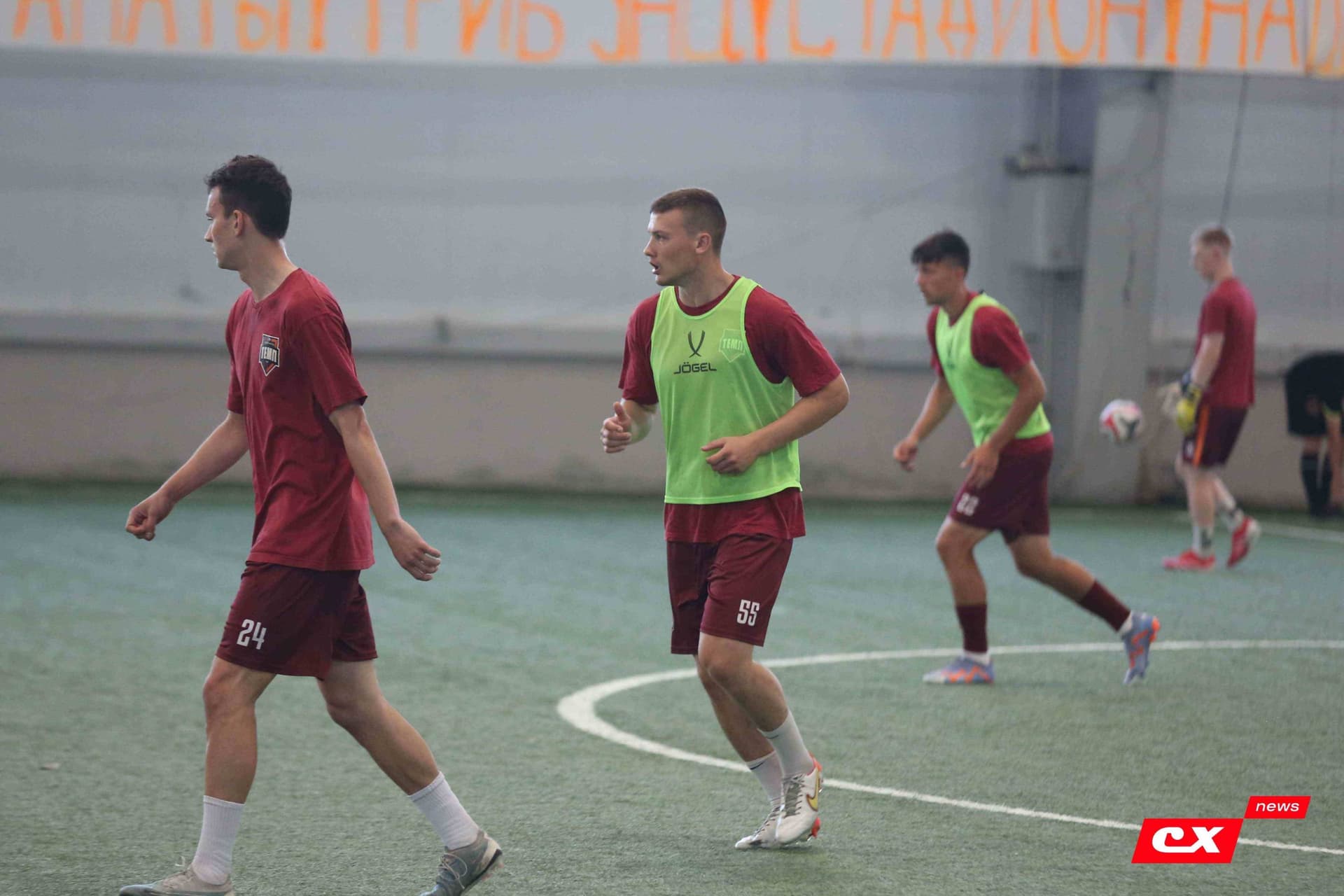 «Темп» 4:1 «Сибирь-М». Третья лига. 22.06.2025. Владимир Мартынов («CX News») — кадр 76