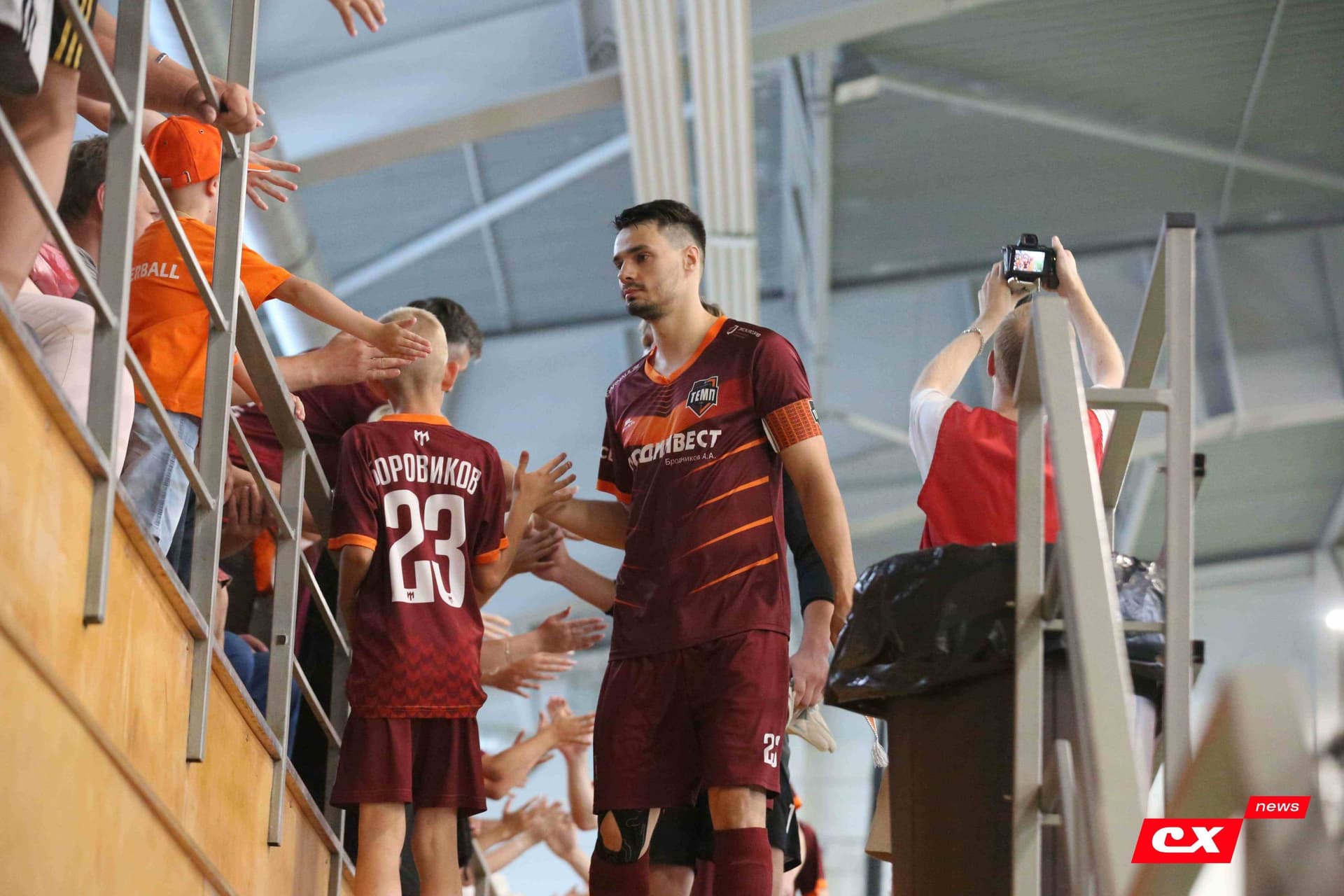 «Темп» 4:1 «Сибирь-М». Третья лига. 22.06.2025. Владимир Мартынов («CX News») — кадр 97