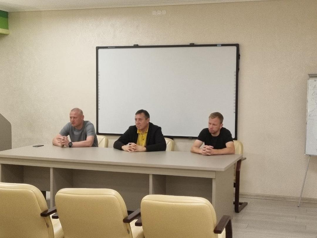 Руководство «Темпа» провело встречу с командой по итогам сезона.