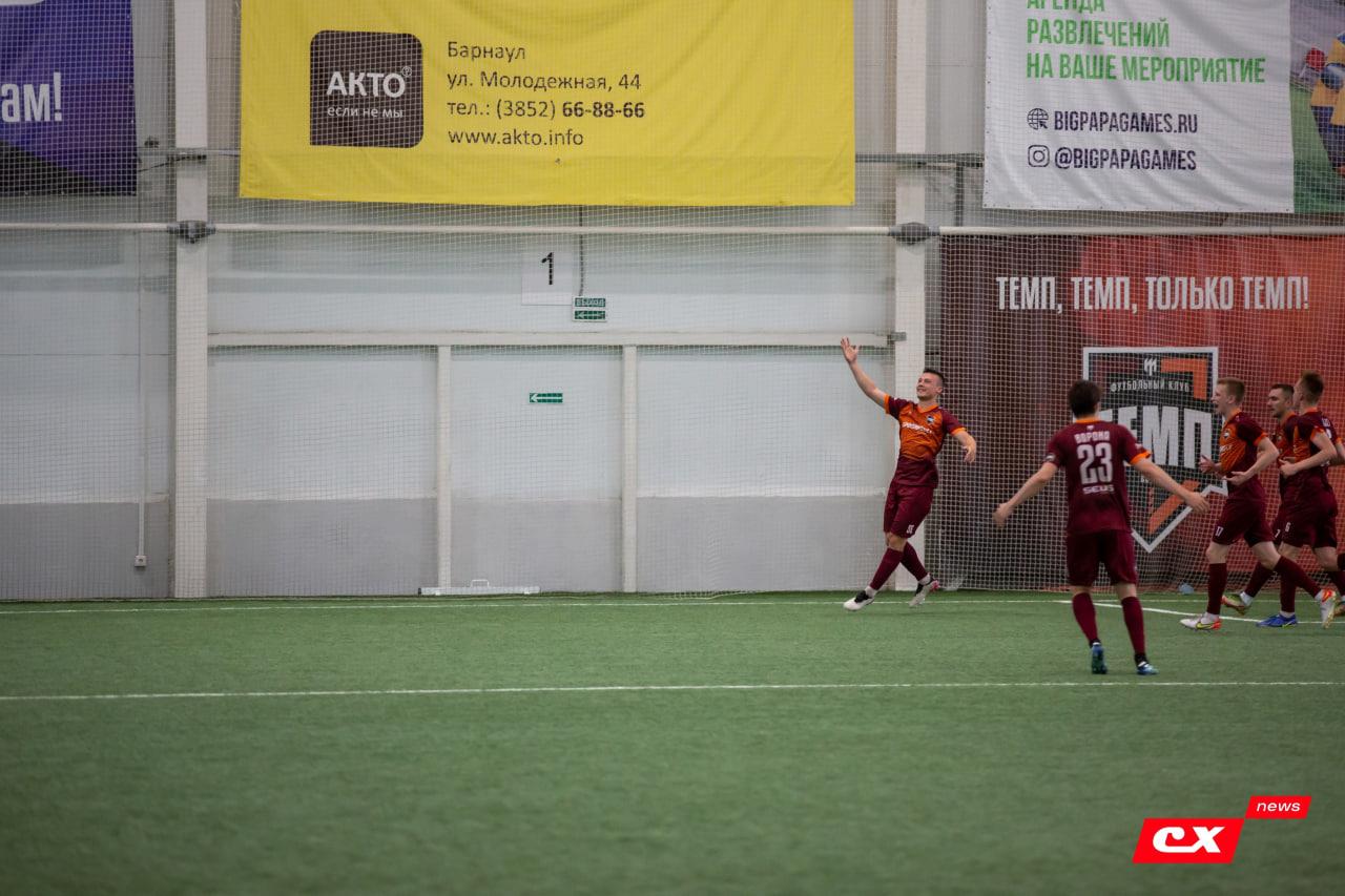 Выбираем лучший гол июня!