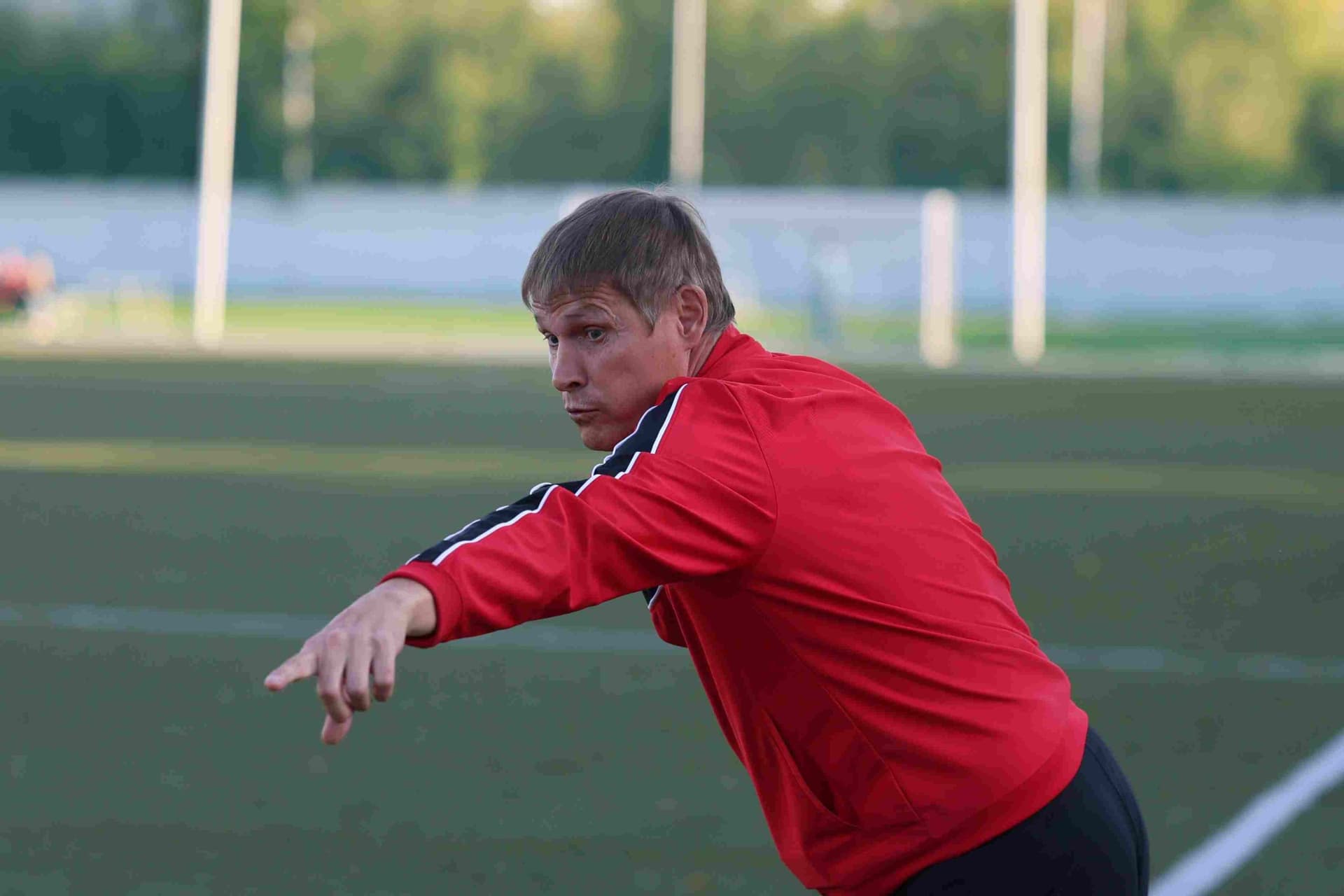 «Полимер» 2:2 «Темп». Третья лига. 05.09.2025. Владимир Мартынов («CX News») и Александр Чёрный («Алтайский спорт») — кадр 199