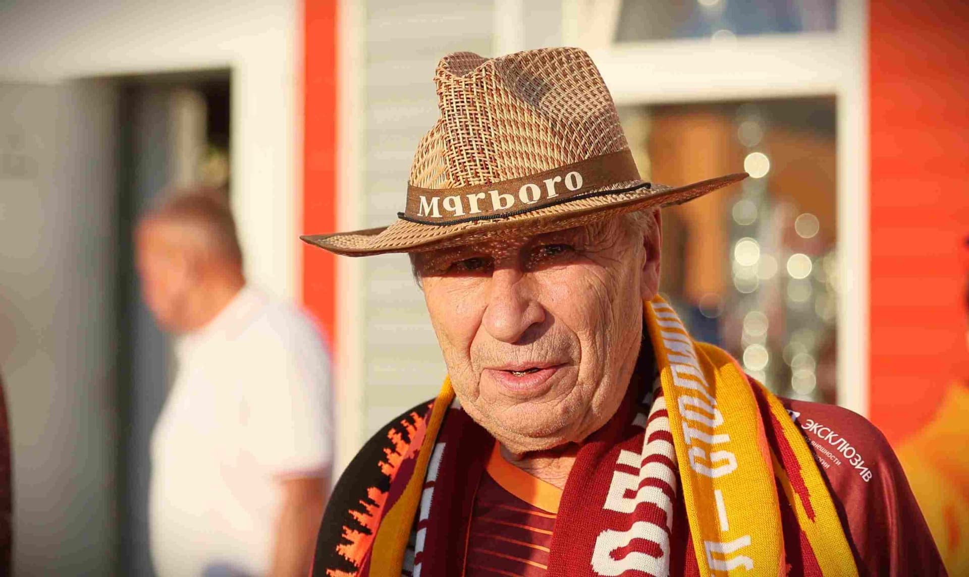 «Полимер» 2:2 «Темп». Третья лига. 05.09.2025. Владимир Мартынов («CX News») и Александр Чёрный («Алтайский спорт») — кадр 218