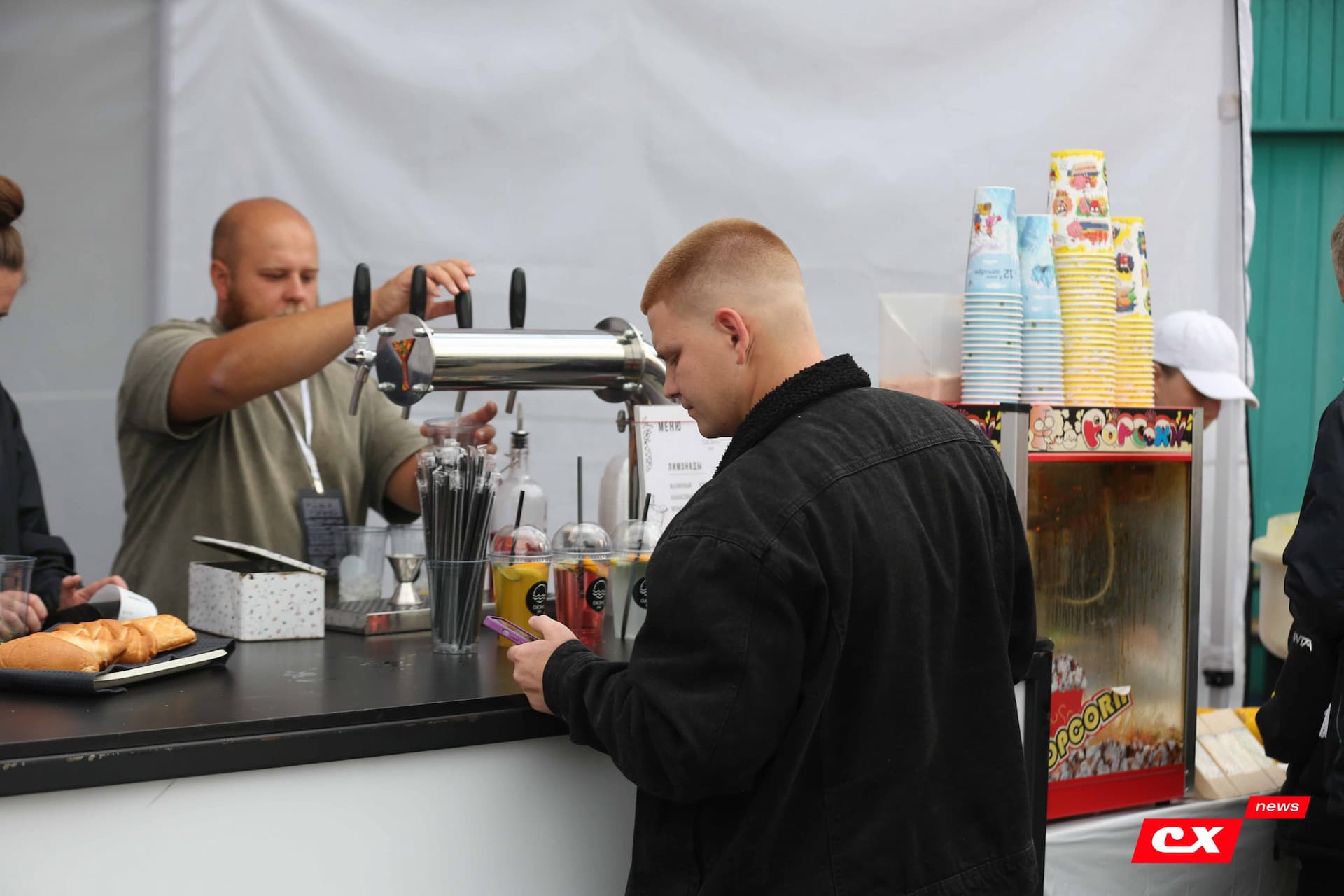 «Темп» 0:1 «Знамя Труда». FONBET Кубок России. 10.09.2025. СМИ: Владимир Мартынов («CX News»), Александр Чёрный («Алтайский спорт»), Виталий Барабаш (Сетевое издание "Толк"), Андрей Каспришин («Алтайская правда») — кадр 111