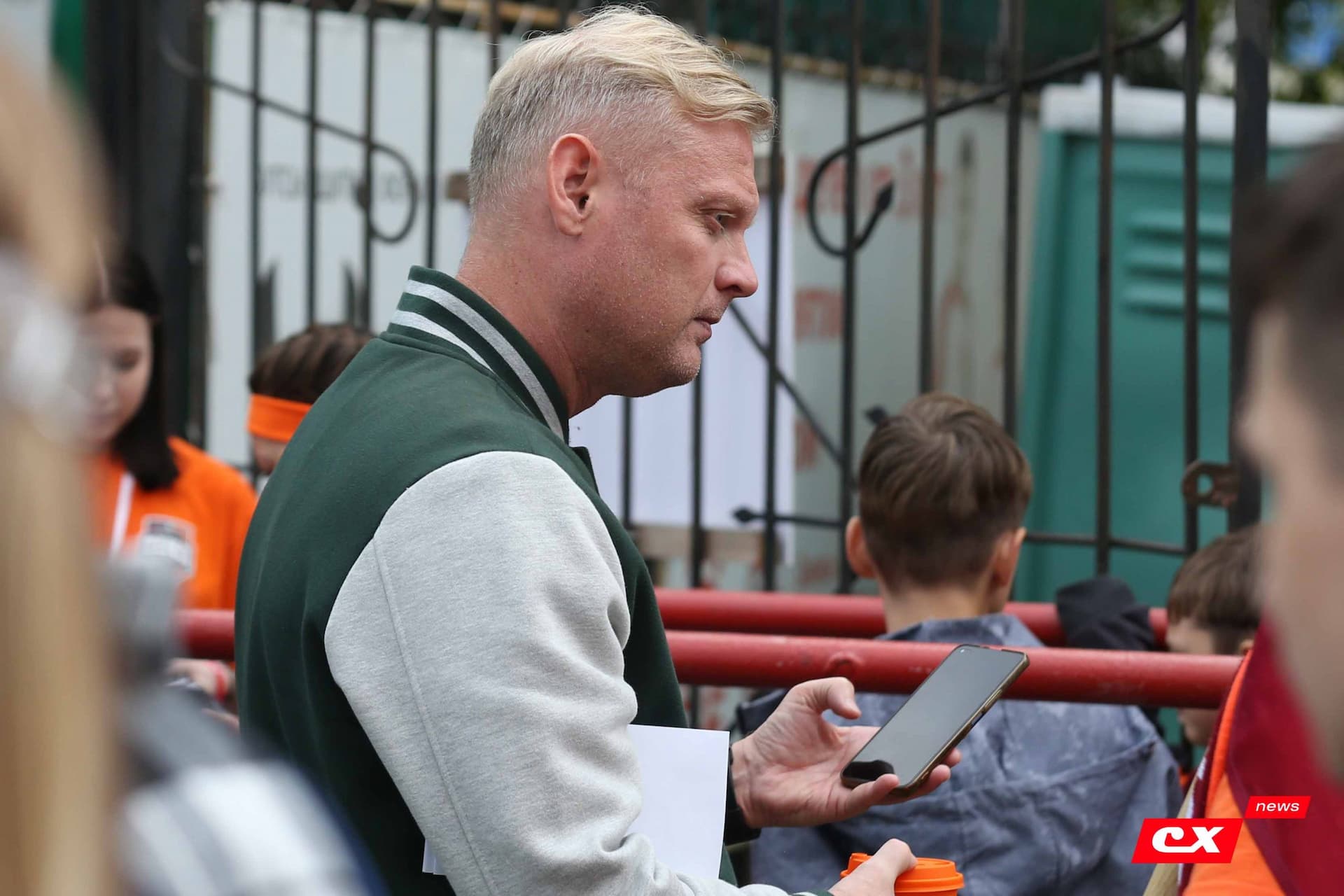 «Темп» 0:1 «Знамя Труда». FONBET Кубок России. 10.09.2025. СМИ: Владимир Мартынов («CX News»), Александр Чёрный («Алтайский спорт»), Виталий Барабаш (Сетевое издание "Толк"), Андрей Каспришин («Алтайская правда») — кадр 13