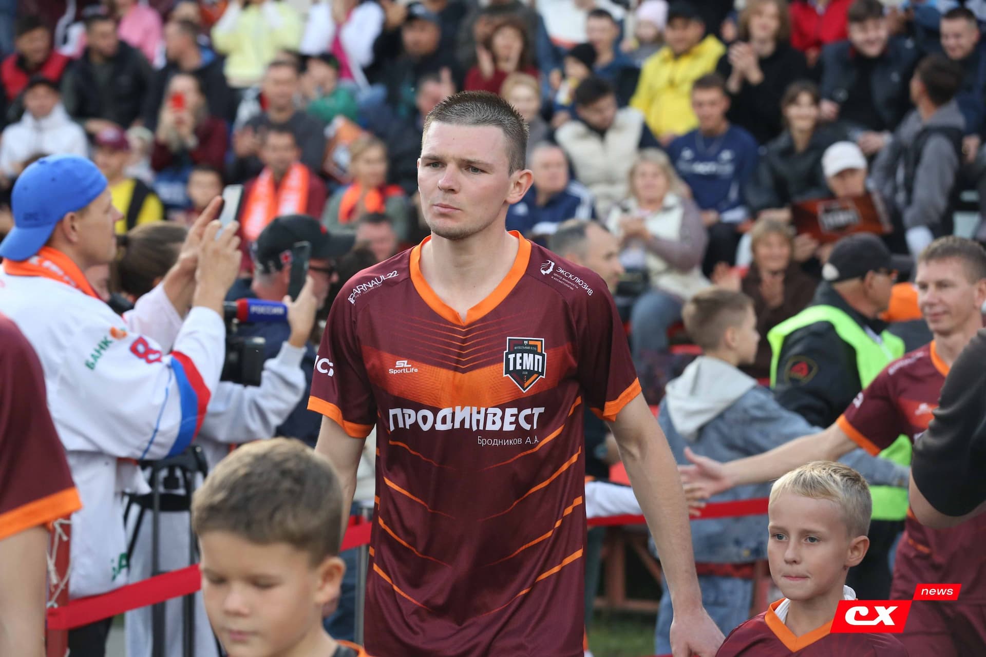 «Темп» 0:1 «Знамя Труда». FONBET Кубок России. 10.09.2025. СМИ: Владимир Мартынов («CX News»), Александр Чёрный («Алтайский спорт»), Виталий Барабаш (Сетевое издание "Толк"), Андрей Каспришин («Алтайская правда») — кадр 199
