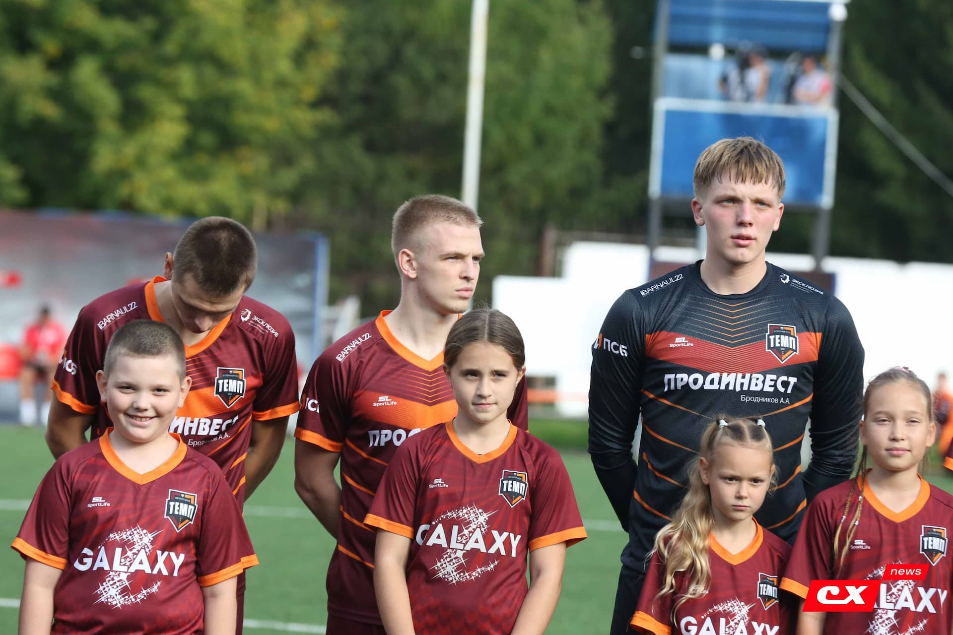 «Темп» 0:1 «Знамя Труда». FONBET Кубок России. 10.09.2025. СМИ: Владимир Мартынов («CX News»), Александр Чёрный («Алтайский спорт»), Виталий Барабаш (Сетевое издание "Толк"), Андрей Каспришин («Алтайская правда») — кадр 211