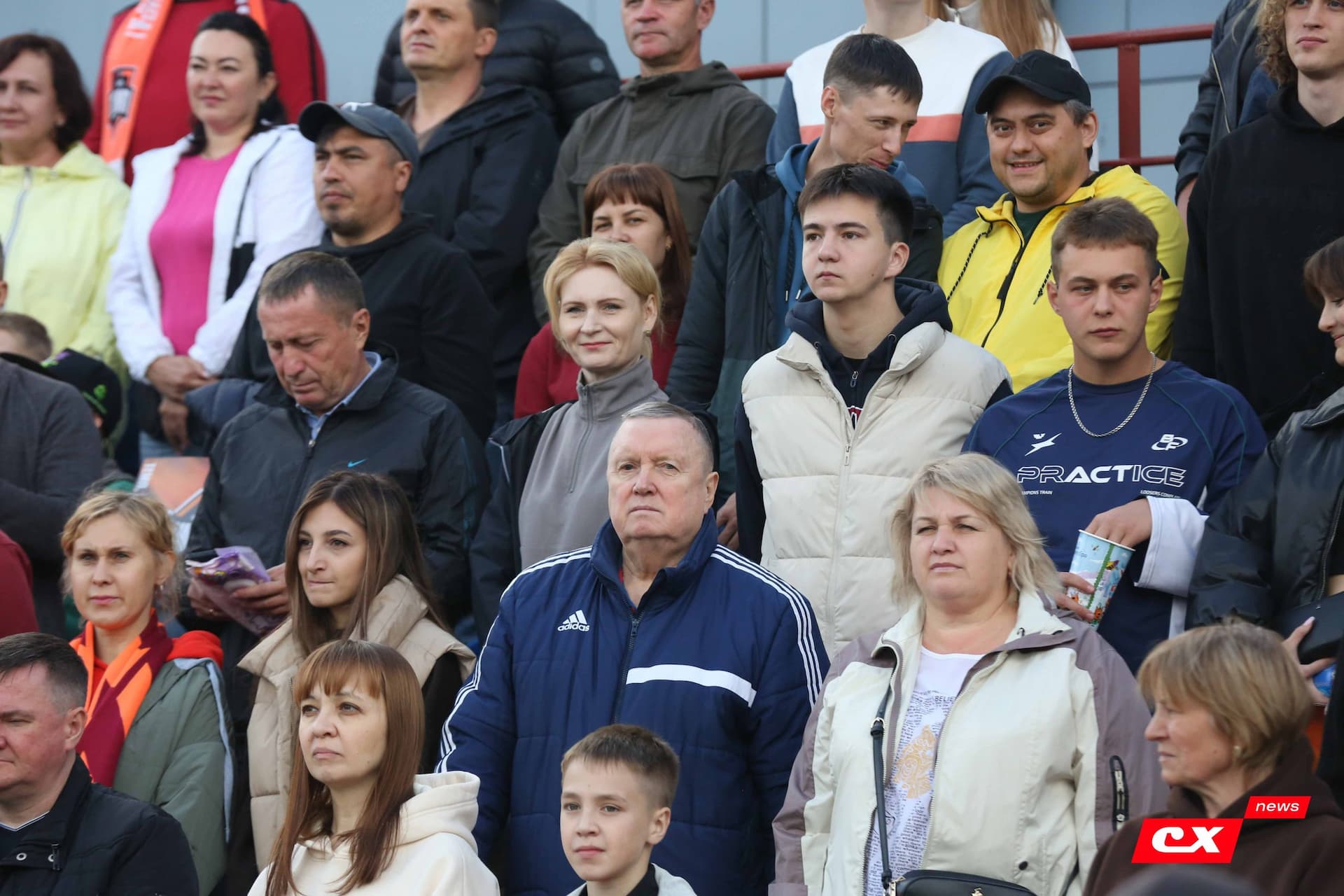 «Темп» 0:1 «Знамя Труда». FONBET Кубок России. 10.09.2025. СМИ: Владимир Мартынов («CX News»), Александр Чёрный («Алтайский спорт»), Виталий Барабаш (Сетевое издание "Толк"), Андрей Каспришин («Алтайская правда») — кадр 223