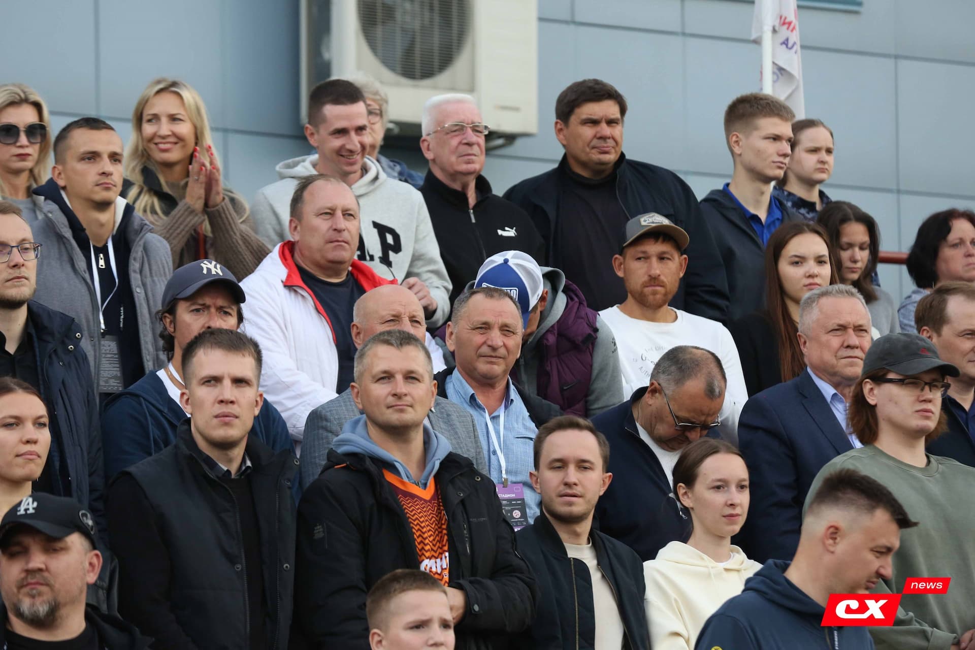 «Темп» 0:1 «Знамя Труда». FONBET Кубок России. 10.09.2025. СМИ: Владимир Мартынов («CX News»), Александр Чёрный («Алтайский спорт»), Виталий Барабаш (Сетевое издание "Толк"), Андрей Каспришин («Алтайская правда») — кадр 228