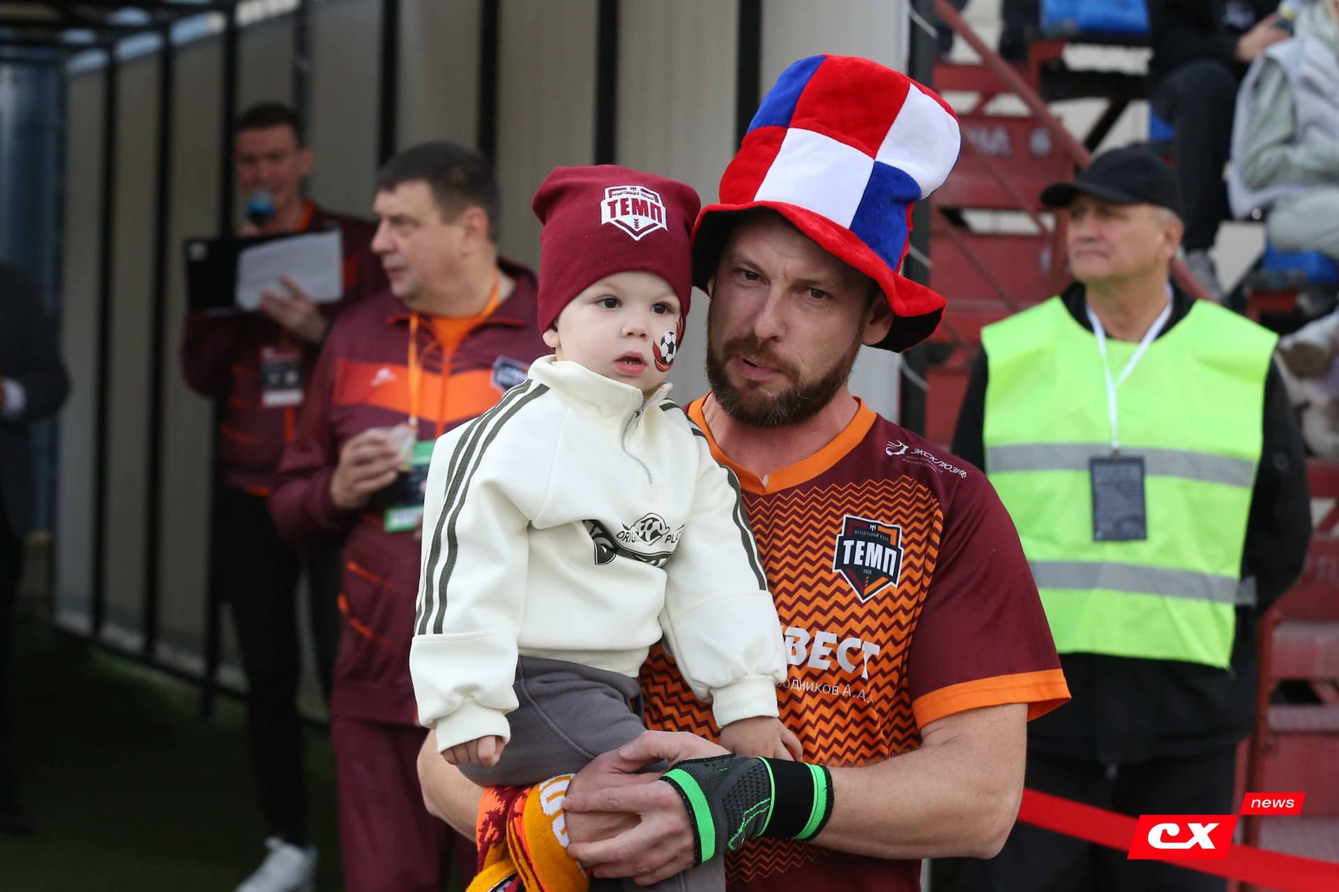 «Темп» 0:1 «Знамя Труда». FONBET Кубок России. 10.09.2025. СМИ: Владимир Мартынов («CX News»), Александр Чёрный («Алтайский спорт»), Виталий Барабаш (Сетевое издание "Толк"), Андрей Каспришин («Алтайская правда») — кадр 242