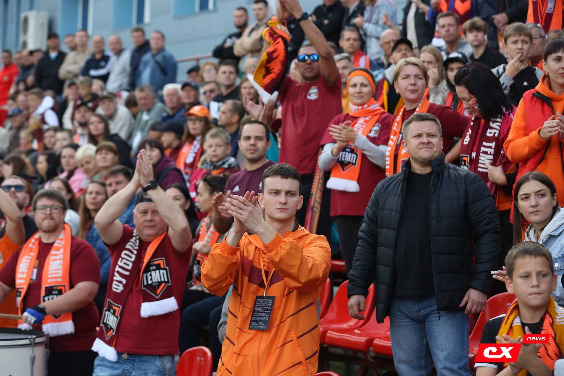 «Темп» 0:1 «Знамя Труда». FONBET Кубок России. 10.09.2025. СМИ: Владимир Мартынов («CX News»), Александр Чёрный («Алтайский спорт»), Виталий Барабаш (Сетевое издание "Толк"), Андрей Каспришин («Алтайская правда») — кадр 332