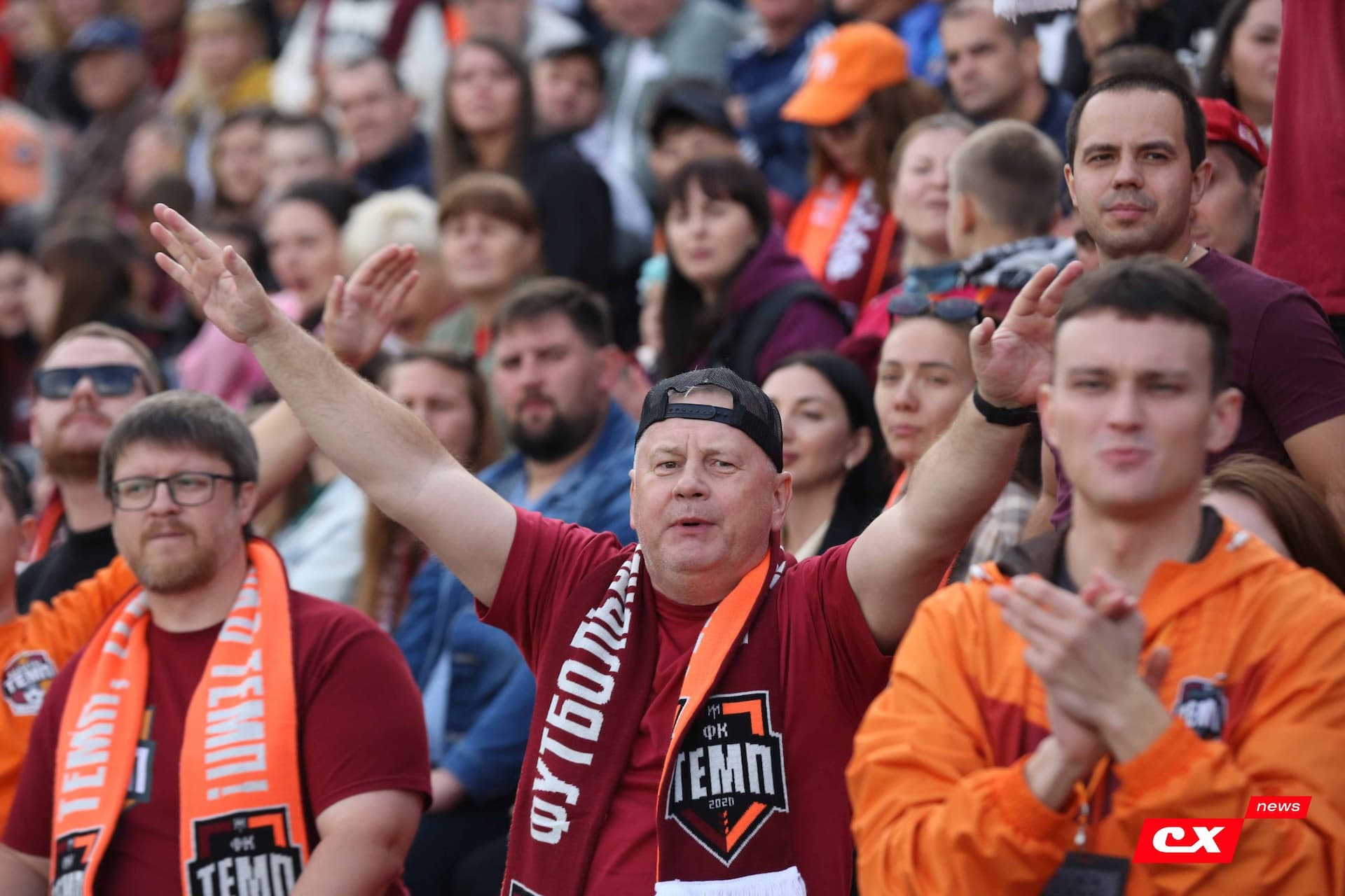 «Темп» 0:1 «Знамя Труда». FONBET Кубок России. 10.09.2025. СМИ: Владимир Мартынов («CX News»), Александр Чёрный («Алтайский спорт»), Виталий Барабаш (Сетевое издание "Толк"), Андрей Каспришин («Алтайская правда») — кадр 336