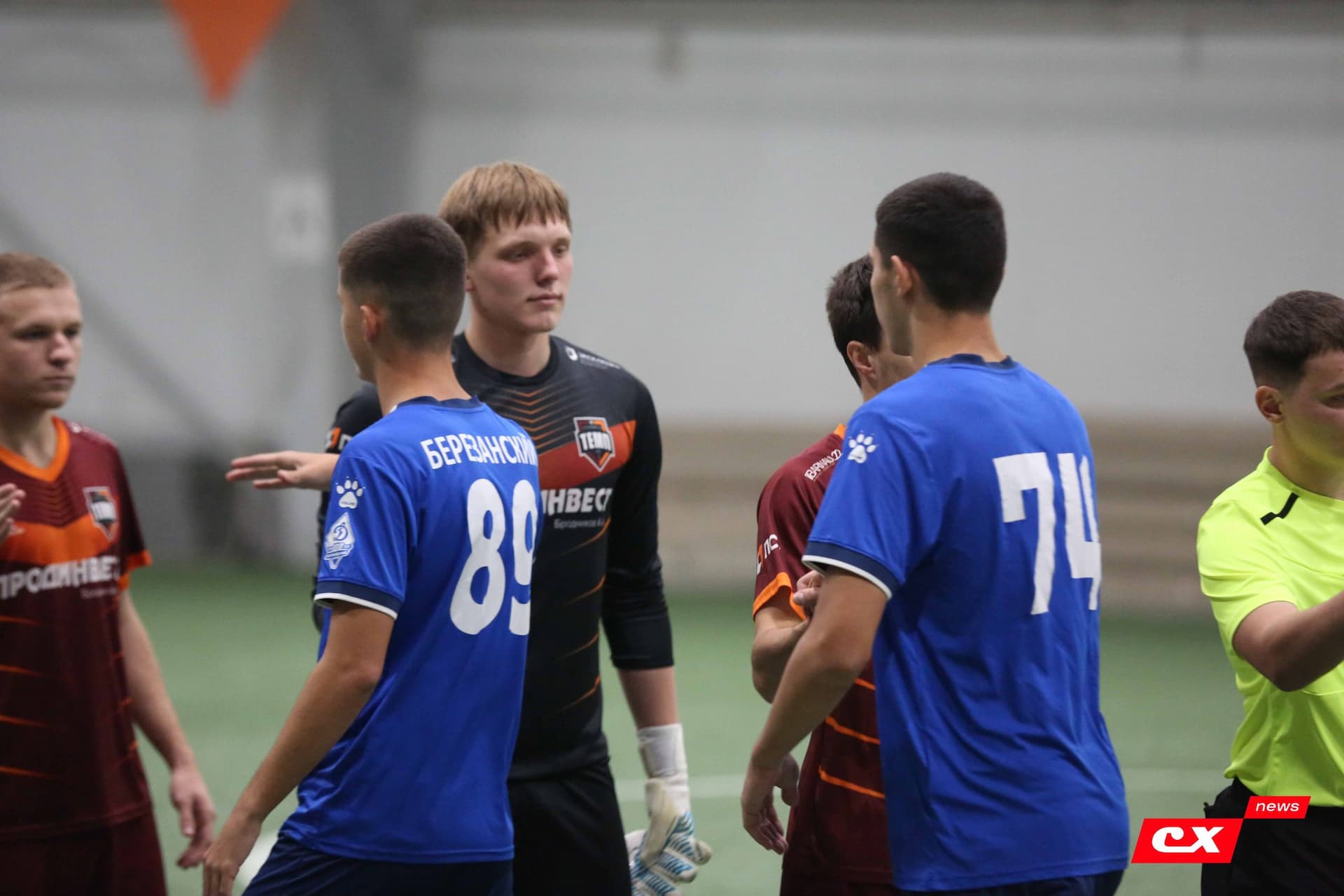 «Темп» 1:0 «Динамо-Барнаул-М». Третья лига. 05.10.2025. Александр Чёрный («Алтайский спорт»), Владимир Мартынов («CX News») — кадр 171