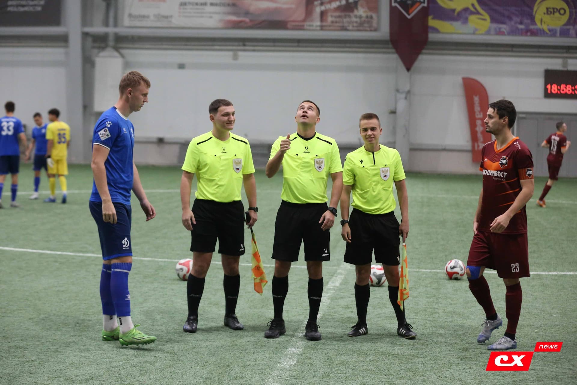 «Темп» 1:0 «Динамо-Барнаул-М». Третья лига. 05.10.2025. Александр Чёрный («Алтайский спорт»), Владимир Мартынов («CX News») — кадр 177