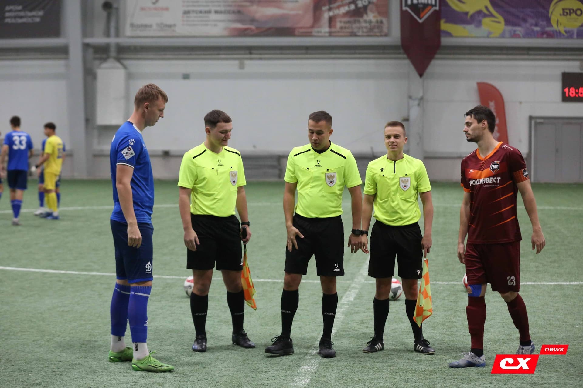 «Темп» 1:0 «Динамо-Барнаул-М». Третья лига. 05.10.2025. Александр Чёрный («Алтайский спорт»), Владимир Мартынов («CX News») — кадр 178