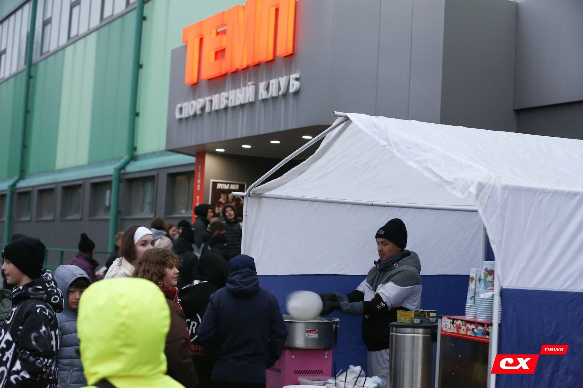 «Темп» 1:0 «Динамо-Барнаул-М». Третья лига. 05.10.2025. Александр Чёрный («Алтайский спорт»), Владимир Мартынов («CX News») — кадр 81