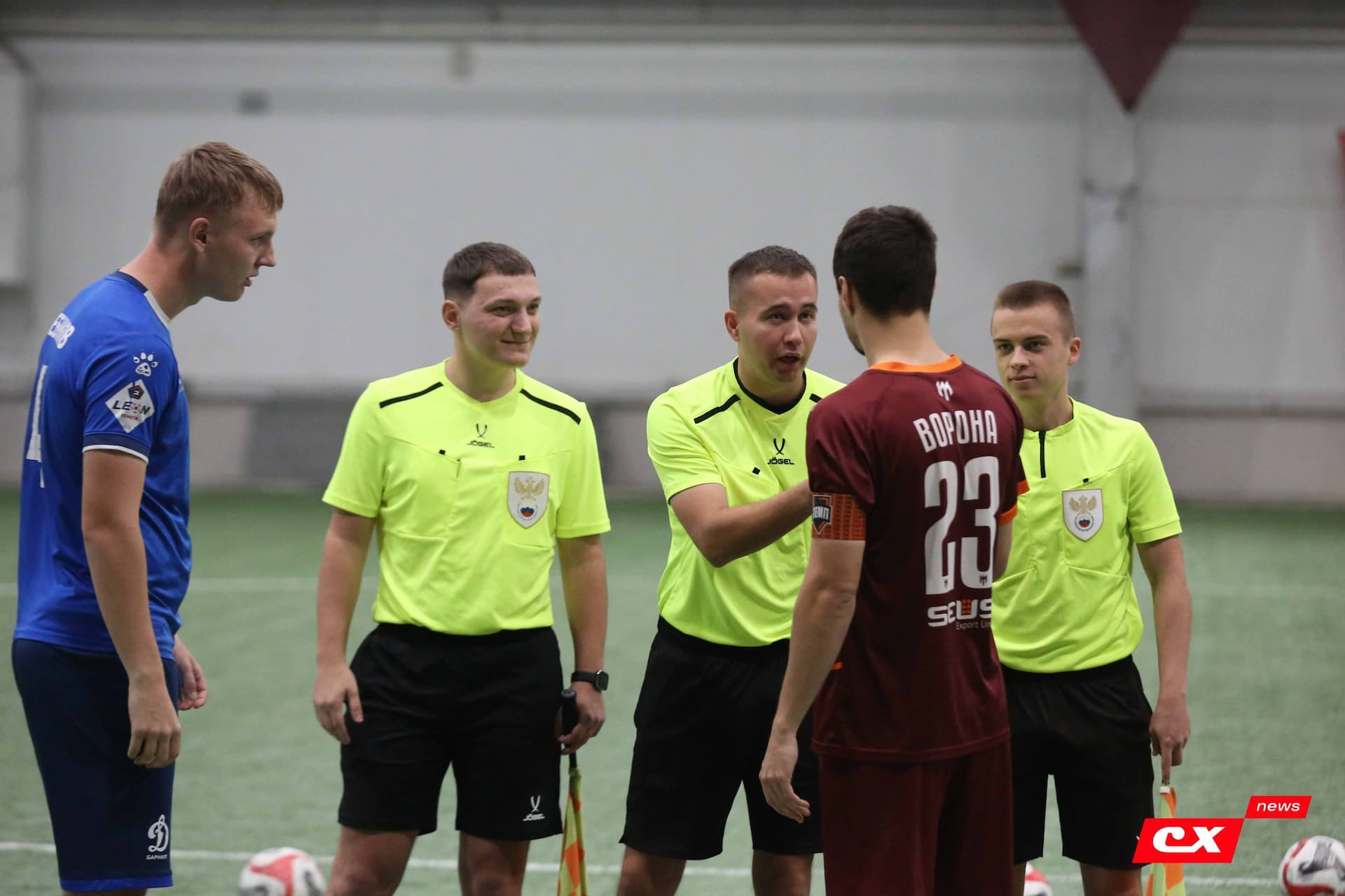 «Темп» 1:0 «Динамо-Барнаул-М». Третья лига. 05.10.2025. Александр Чёрный («Алтайский спорт»), Владимир Мартынов («CX News») — кадр 180