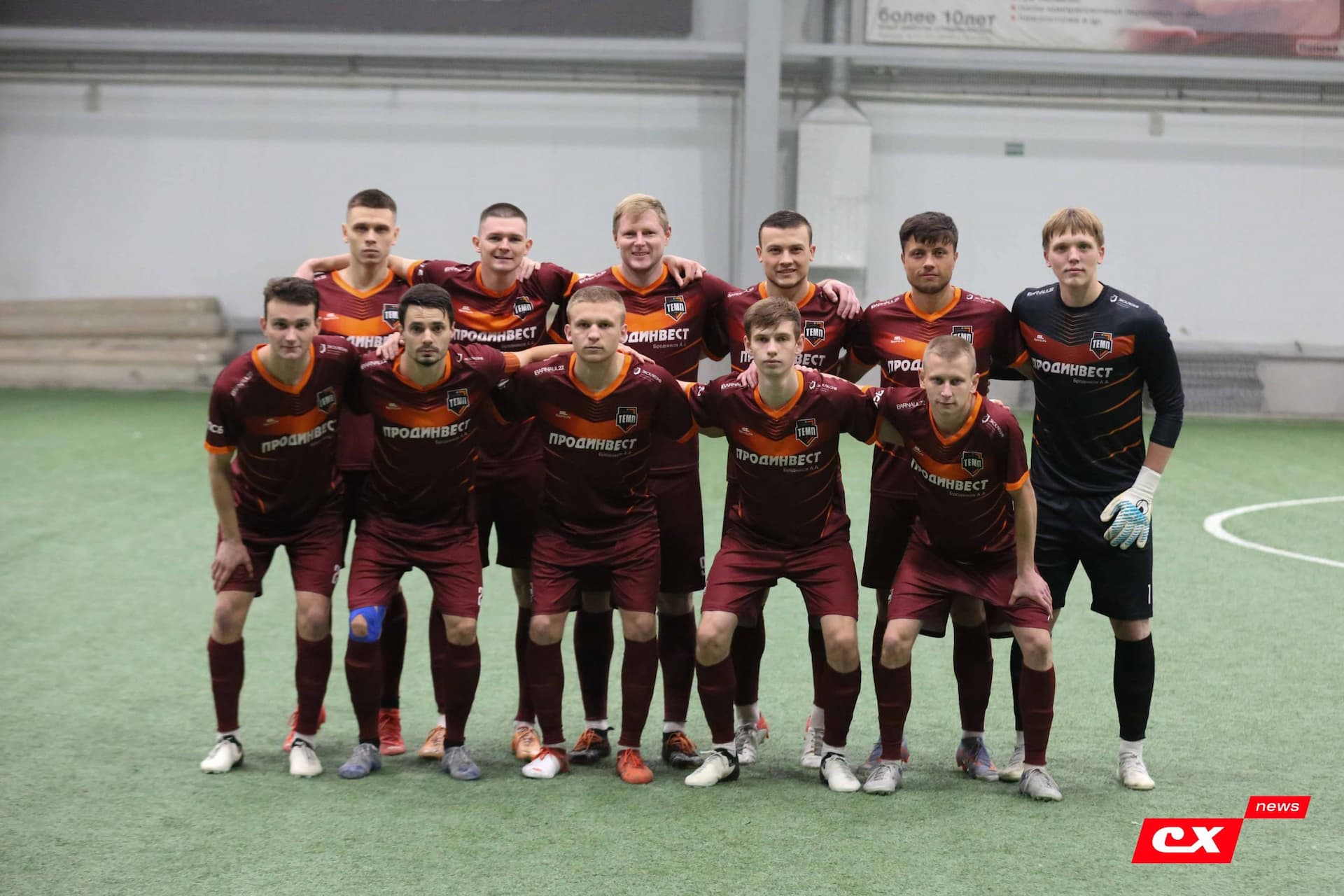 «Темп» 1:0 «Динамо-Барнаул-М». Третья лига. 05.10.2025. Александр Чёрный («Алтайский спорт»), Владимир Мартынов («CX News») — кадр 183