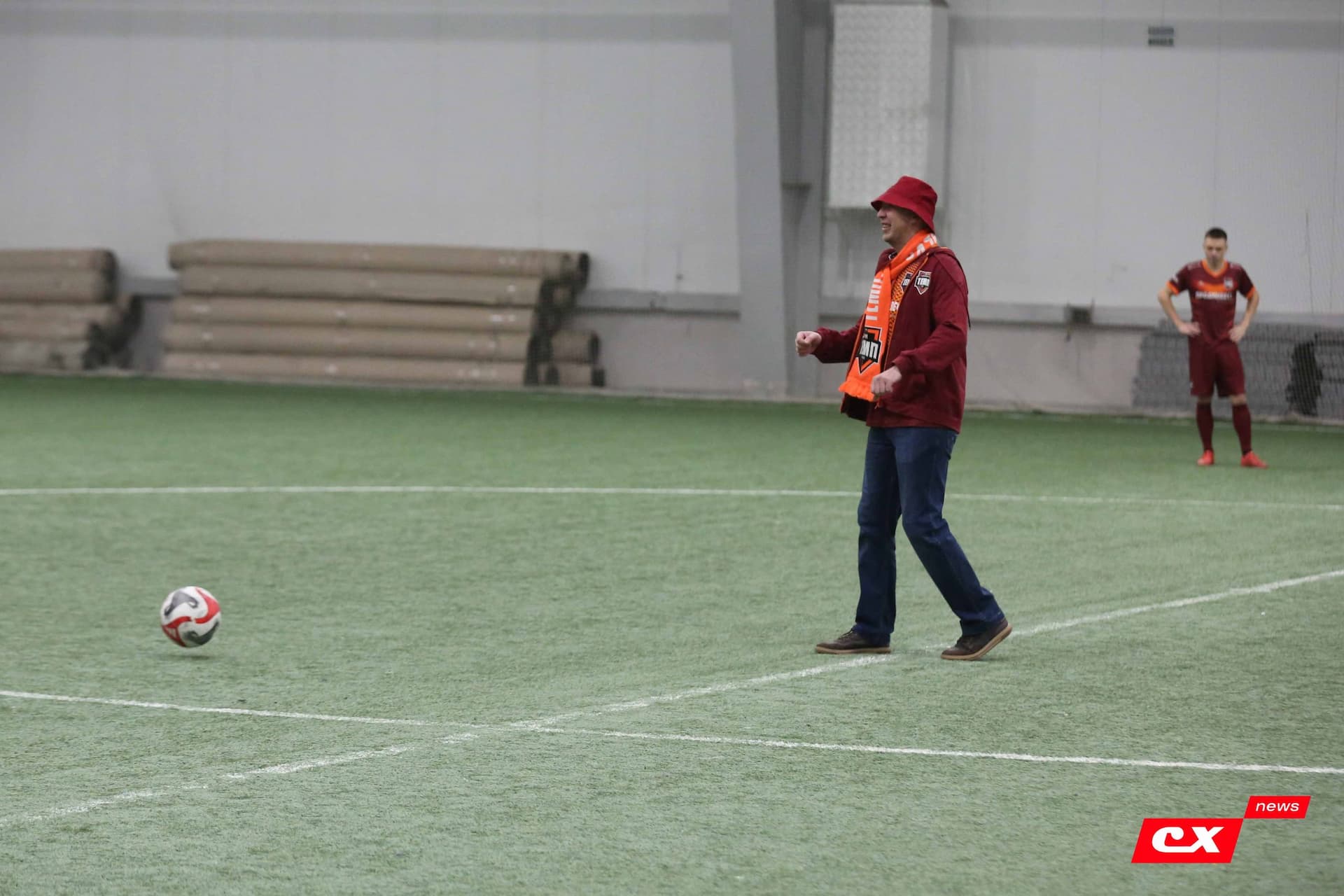 «Темп» 1:0 «Динамо-Барнаул-М». Третья лига. 05.10.2025. Александр Чёрный («Алтайский спорт»), Владимир Мартынов («CX News») — кадр 186