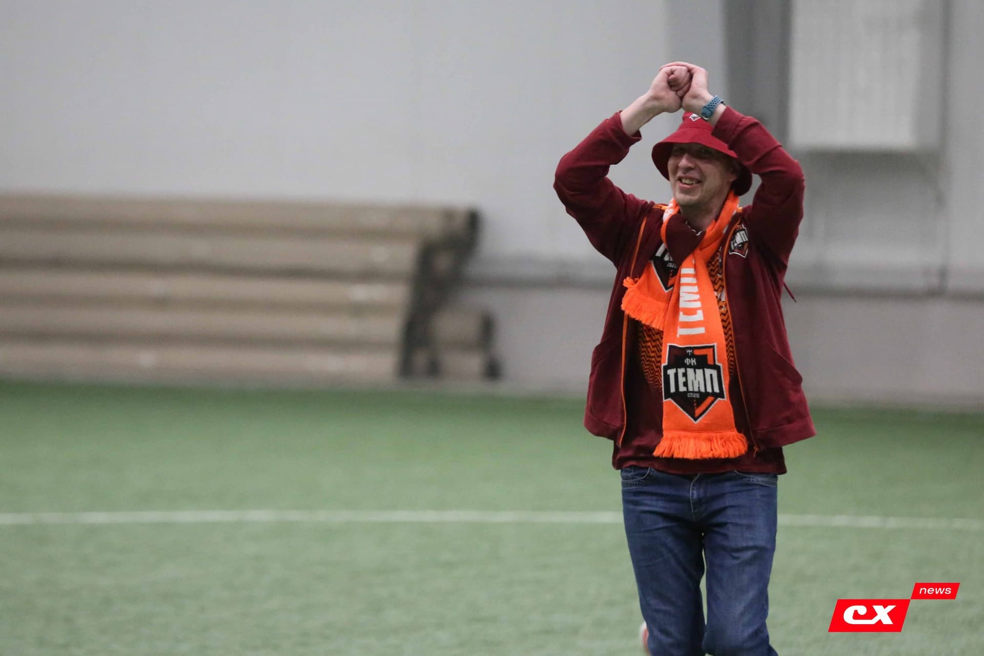 «Темп» 1:0 «Динамо-Барнаул-М». Третья лига. 05.10.2025. Александр Чёрный («Алтайский спорт»), Владимир Мартынов («CX News») — кадр 189