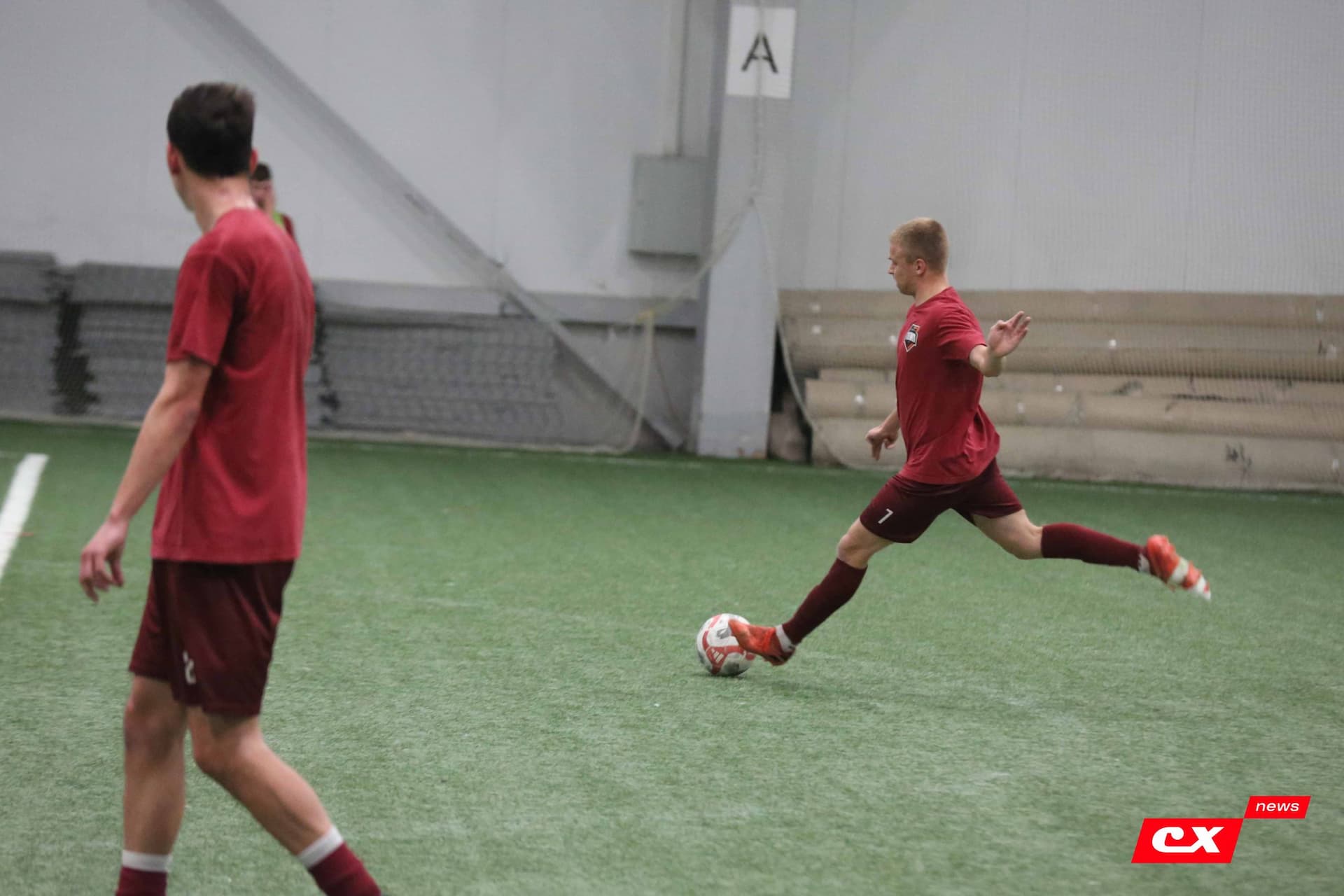 «Темп» 1:0 «Динамо-Барнаул-М». Третья лига. 05.10.2025. Александр Чёрный («Алтайский спорт»), Владимир Мартынов («CX News») — кадр 83