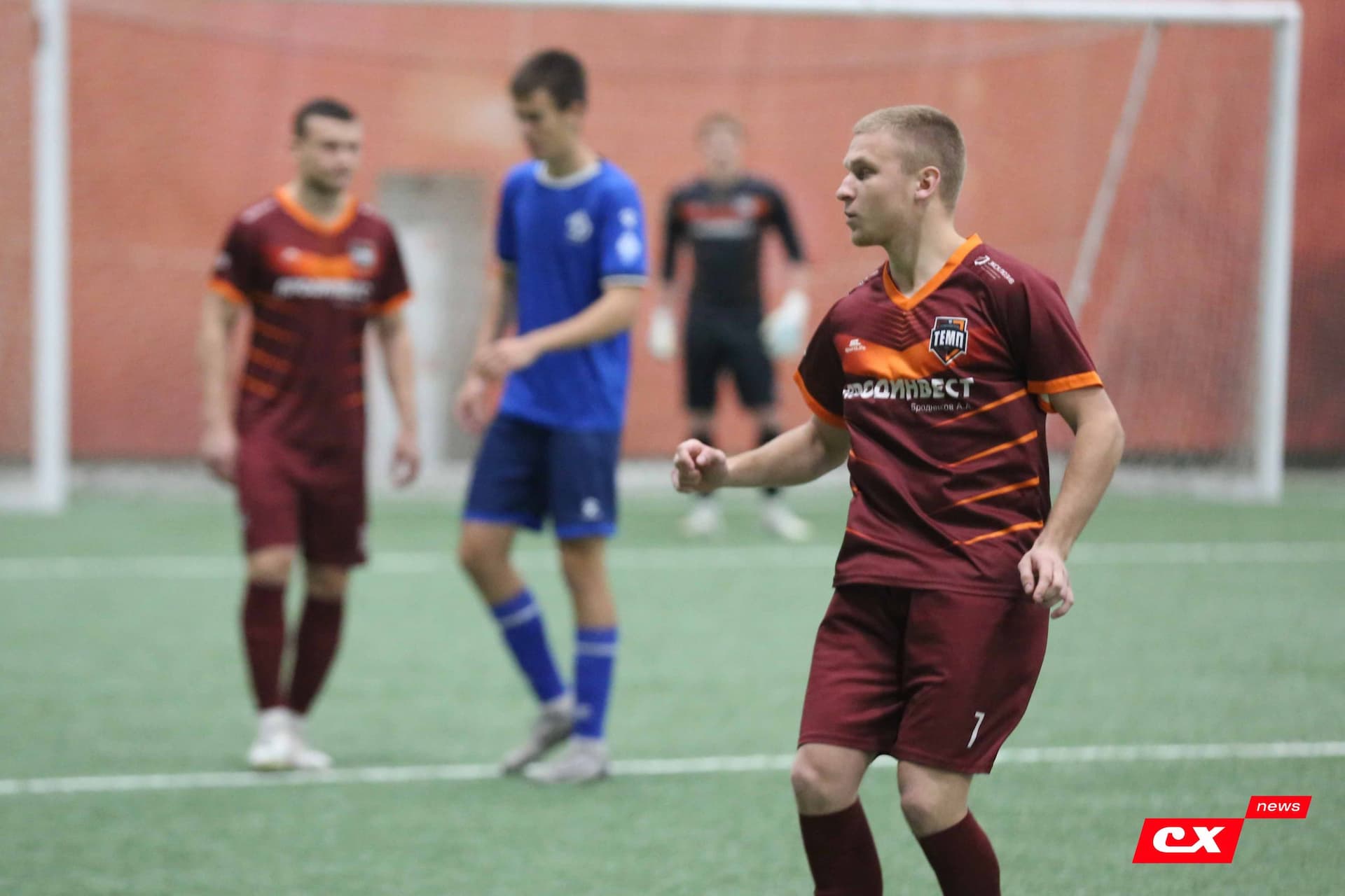 «Темп» 1:0 «Динамо-Барнаул-М». Третья лига. 05.10.2025. Александр Чёрный («Алтайский спорт»), Владимир Мартынов («CX News») — кадр 207