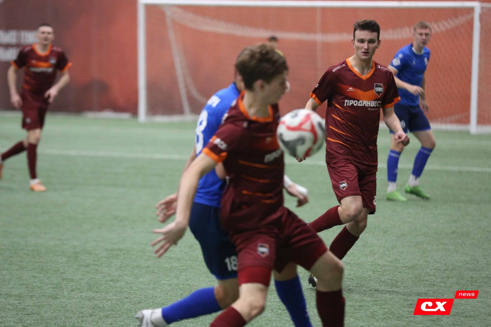 «Темп» 1:0 «Динамо-Барнаул-М». Третья лига. 05.10.2025. Александр Чёрный («Алтайский спорт»), Владимир Мартынов («CX News») — кадр 218