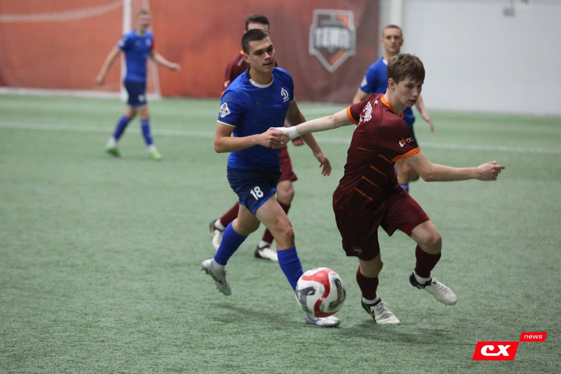 «Темп» 1:0 «Динамо-Барнаул-М». Третья лига. 05.10.2025. Александр Чёрный («Алтайский спорт»), Владимир Мартынов («CX News») — кадр 219