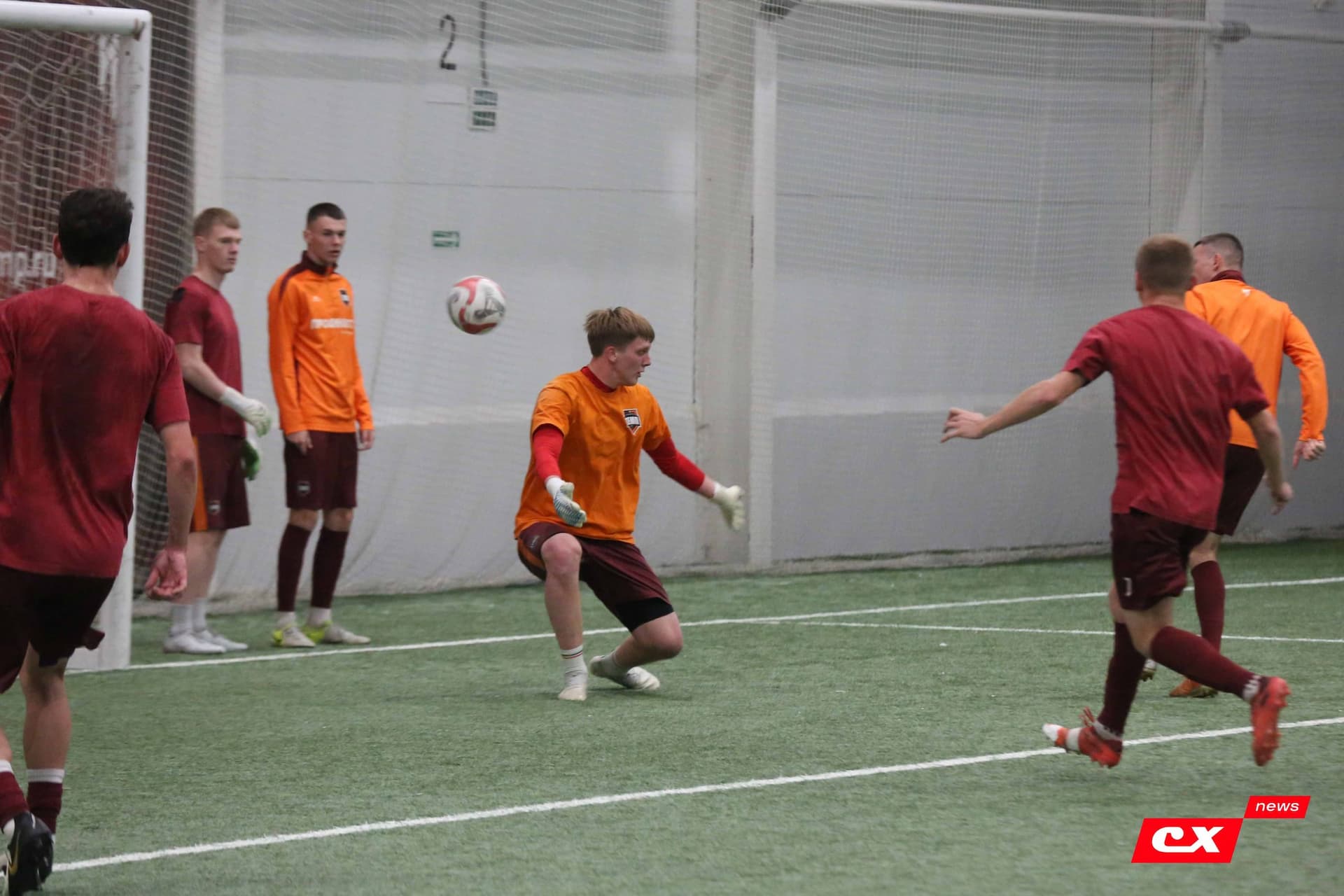 «Темп» 1:0 «Динамо-Барнаул-М». Третья лига. 05.10.2025. Александр Чёрный («Алтайский спорт»), Владимир Мартынов («CX News») — кадр 87