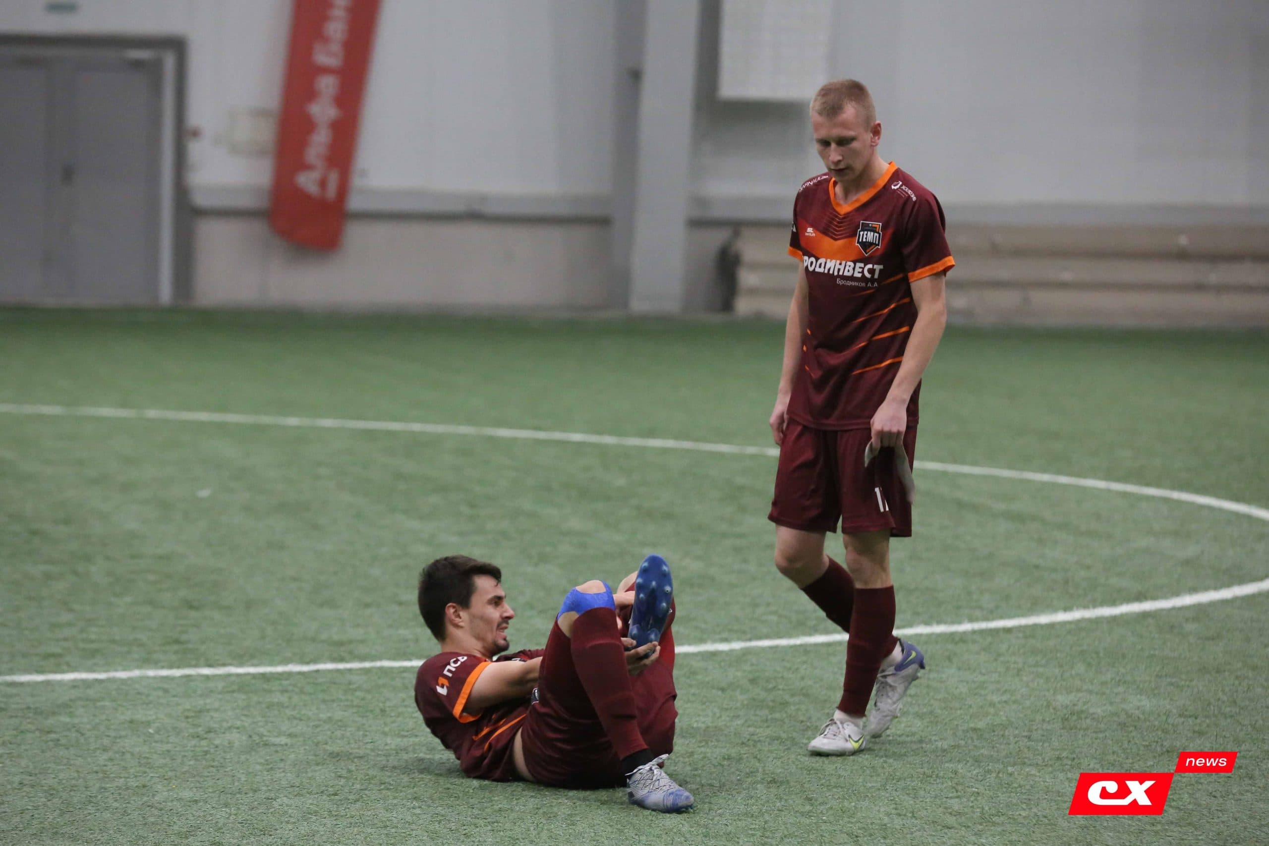 «Темп» 1:0 «Динамо-Барнаул-М». Третья лига. 05.10.2025. Александр Чёрный («Алтайский спорт»), Владимир Мартынов («CX News») — кадр 267